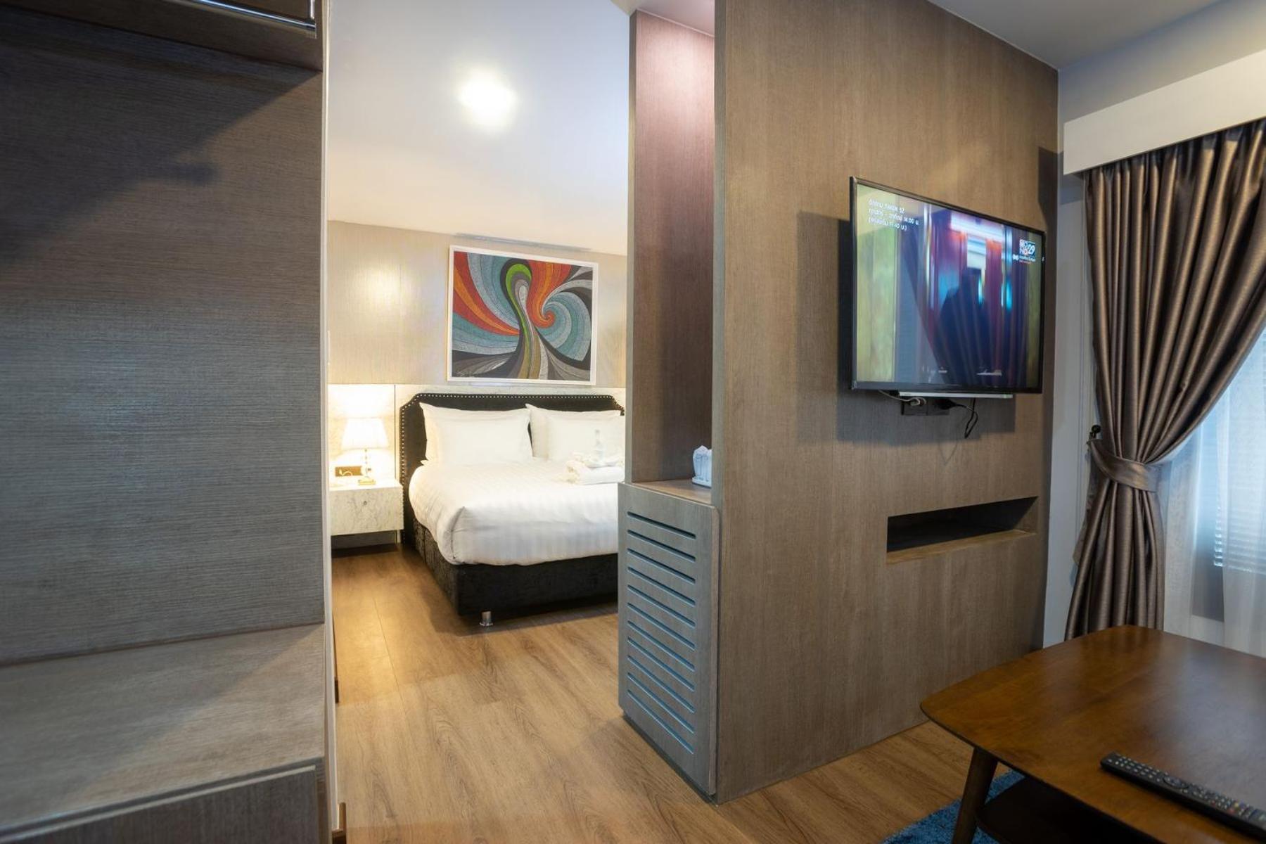 Deluxe King Room