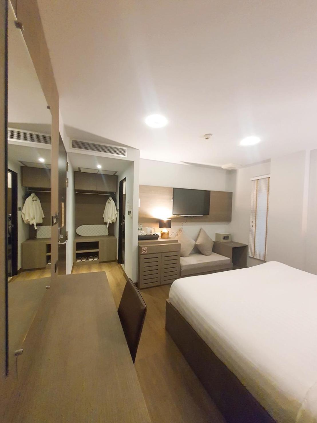 Superior King Room