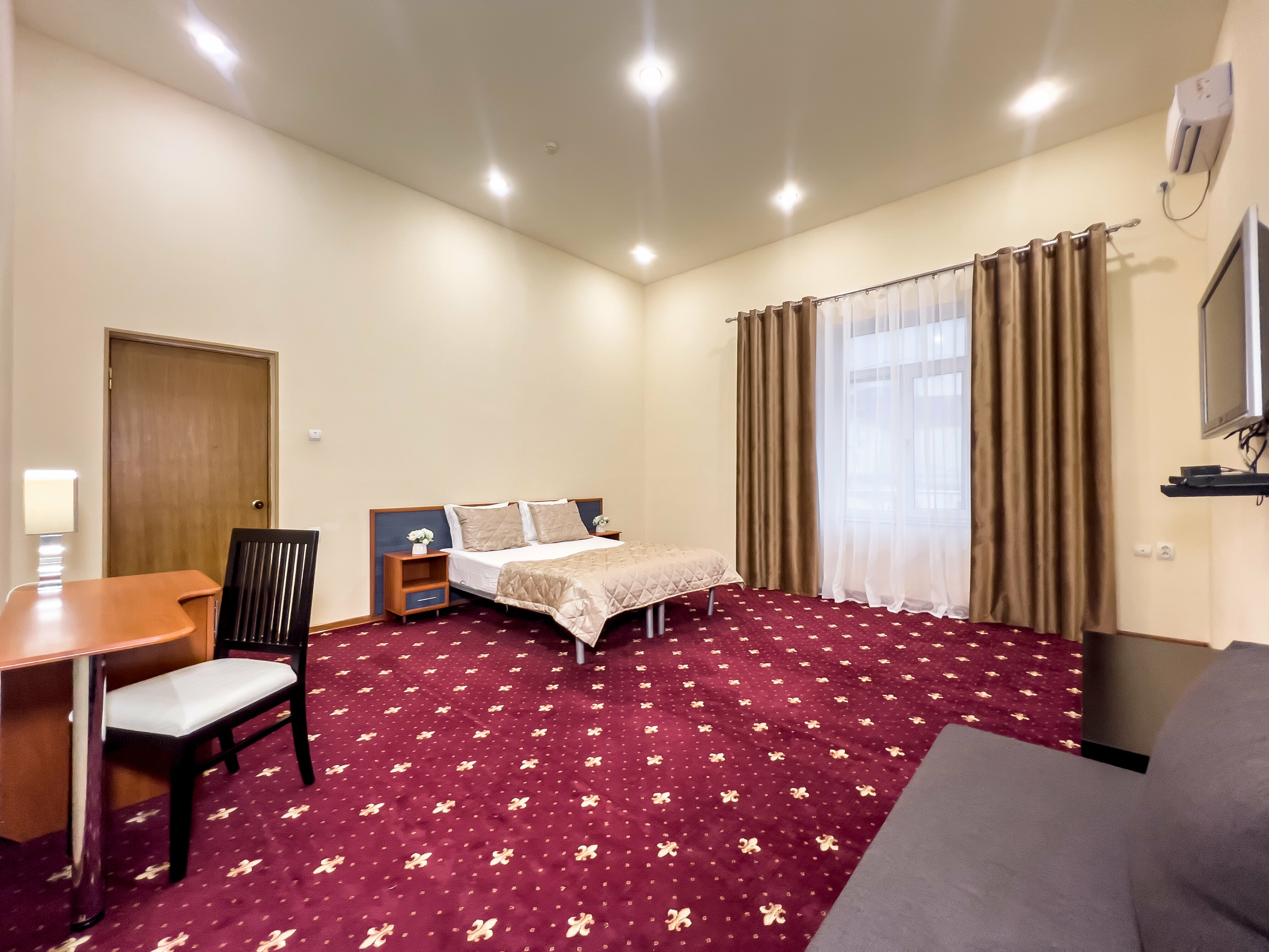 Двухкомнатный номер VIP с террасой и видом на море