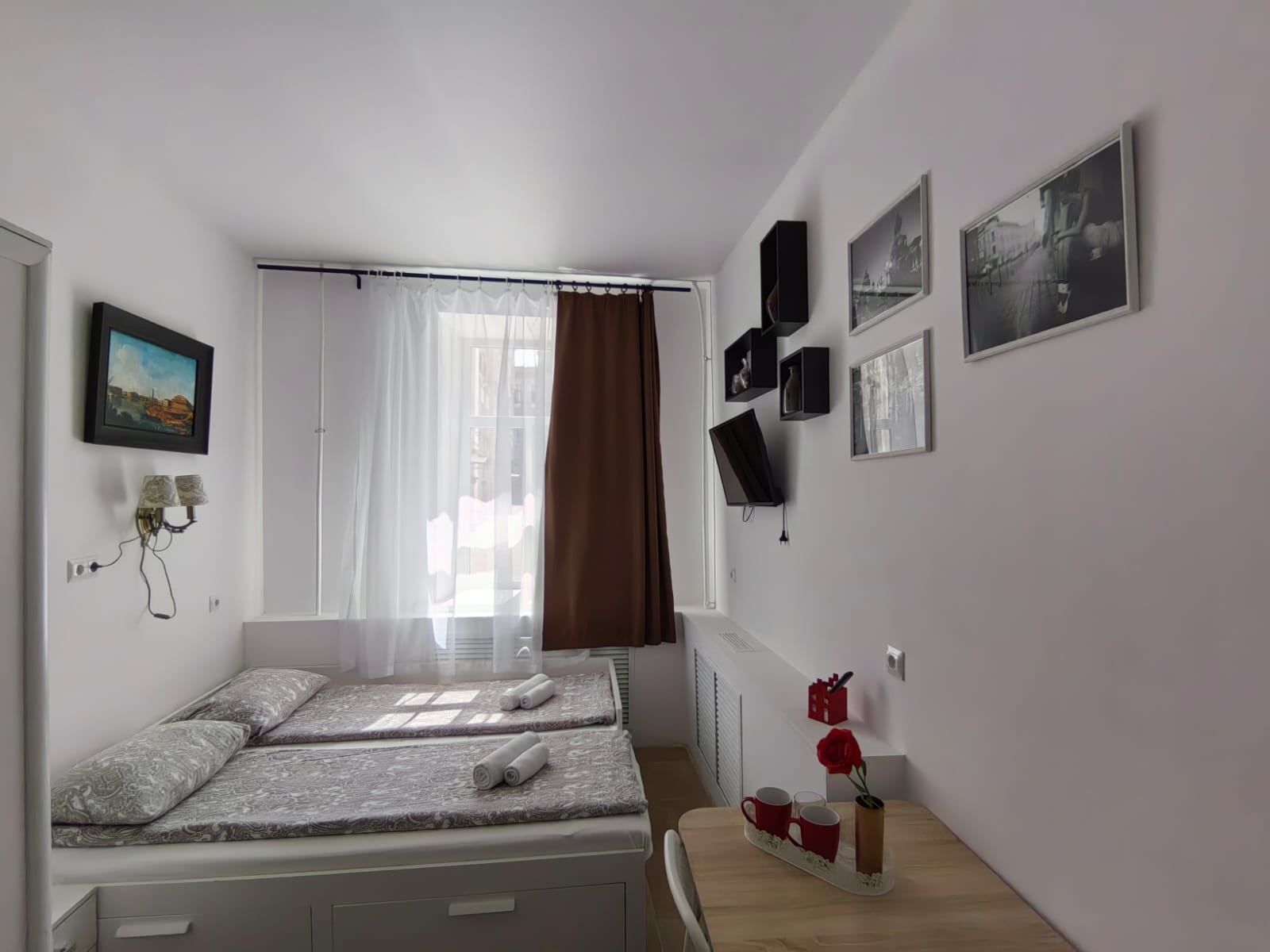 Апартаменты Студия "Ваш Питер". Бесконтактное размещение с возможностью хранения багажа.. До метро 350 метров