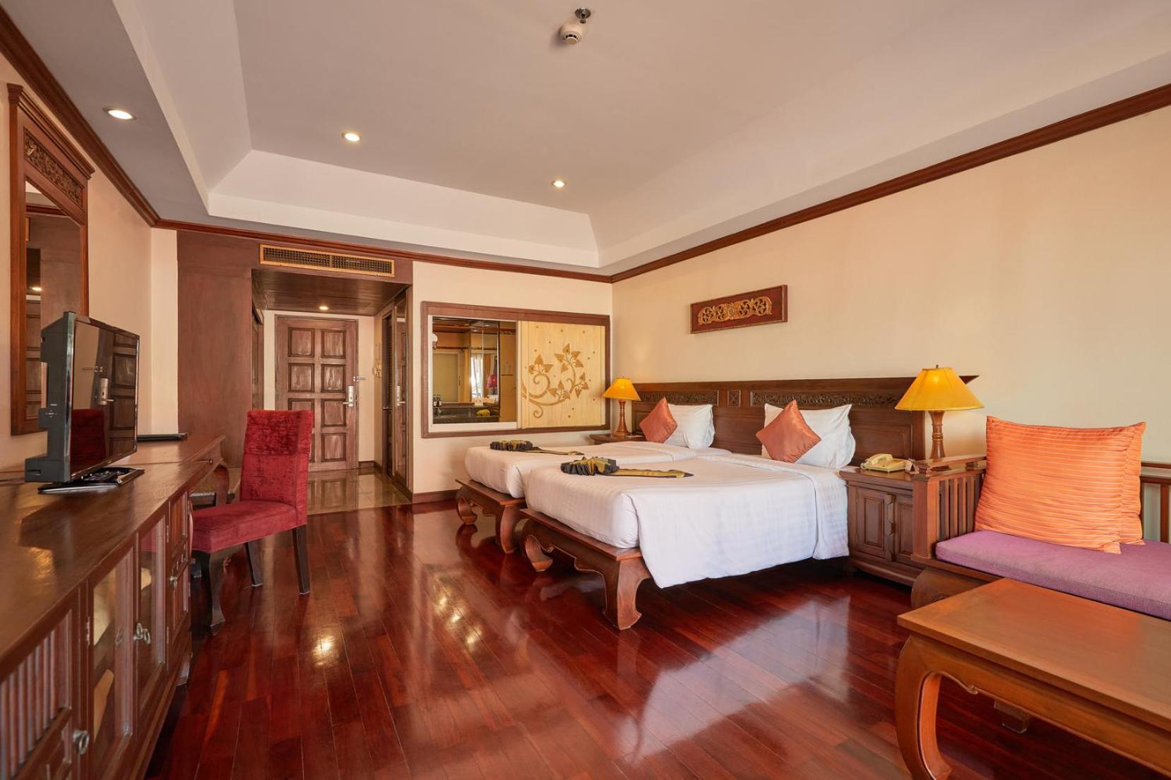 Deluxe Double or Twin Room with City View