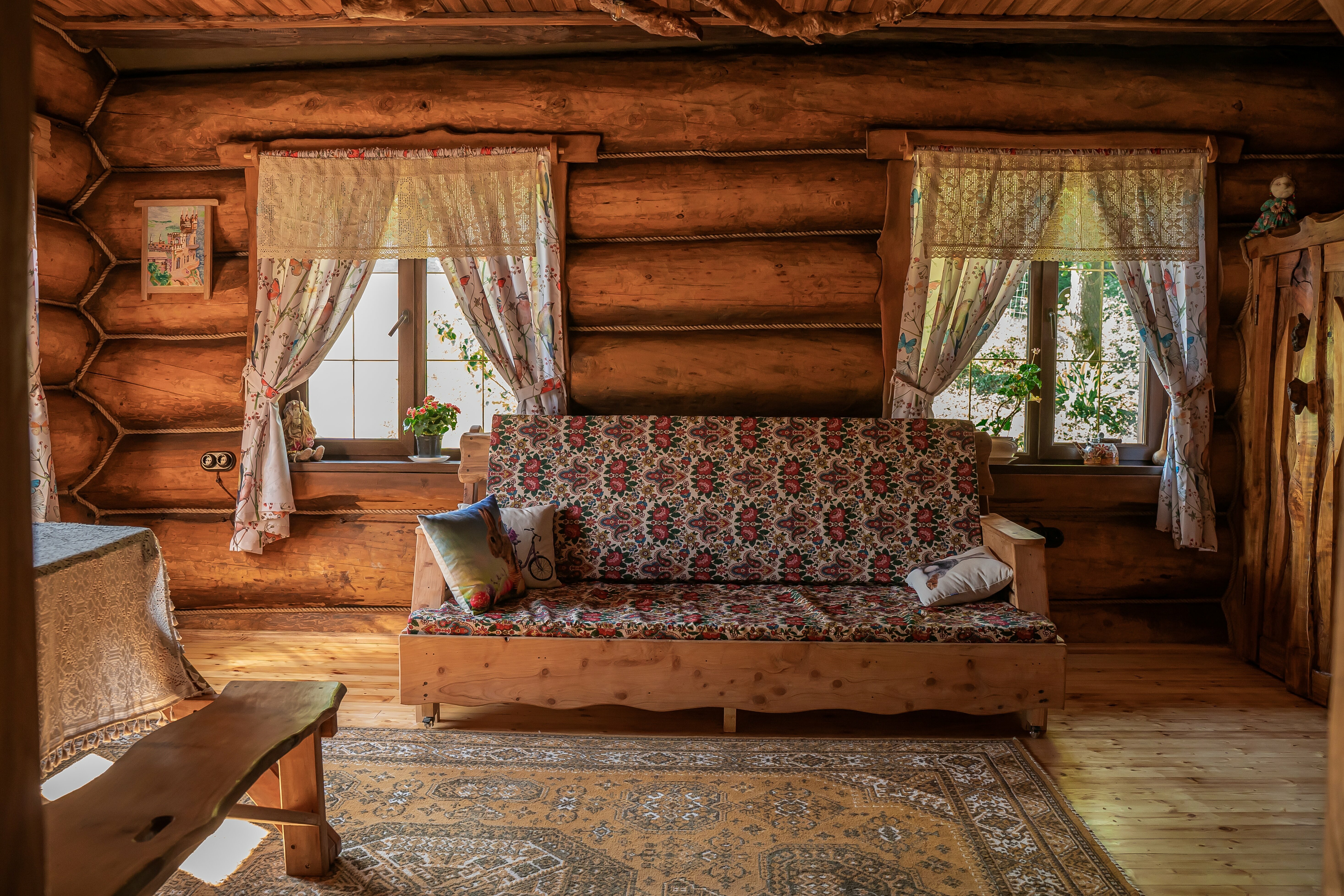 Дом из сруба на компанию