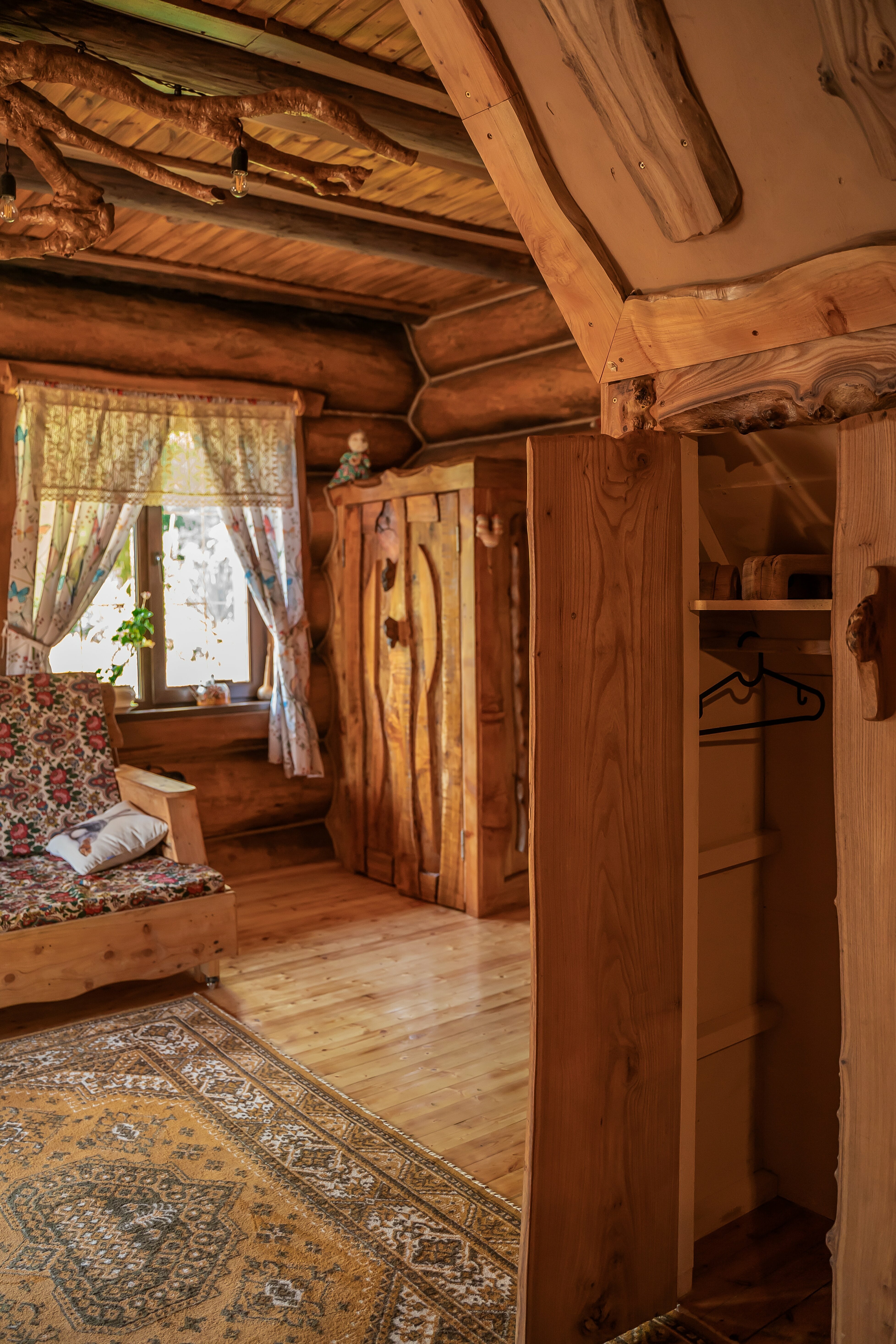 Дом из сруба на компанию