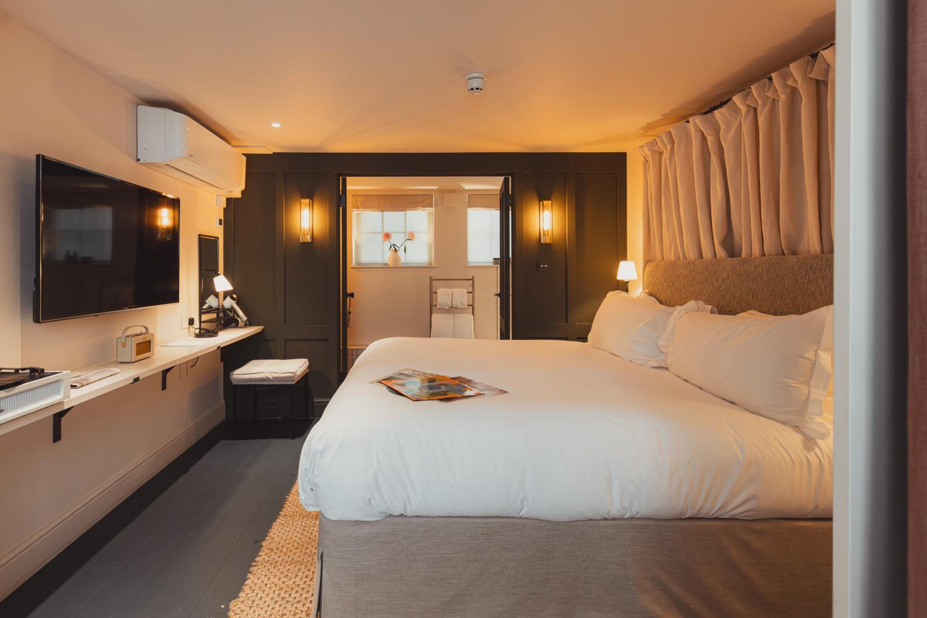 Coach House Guest Room