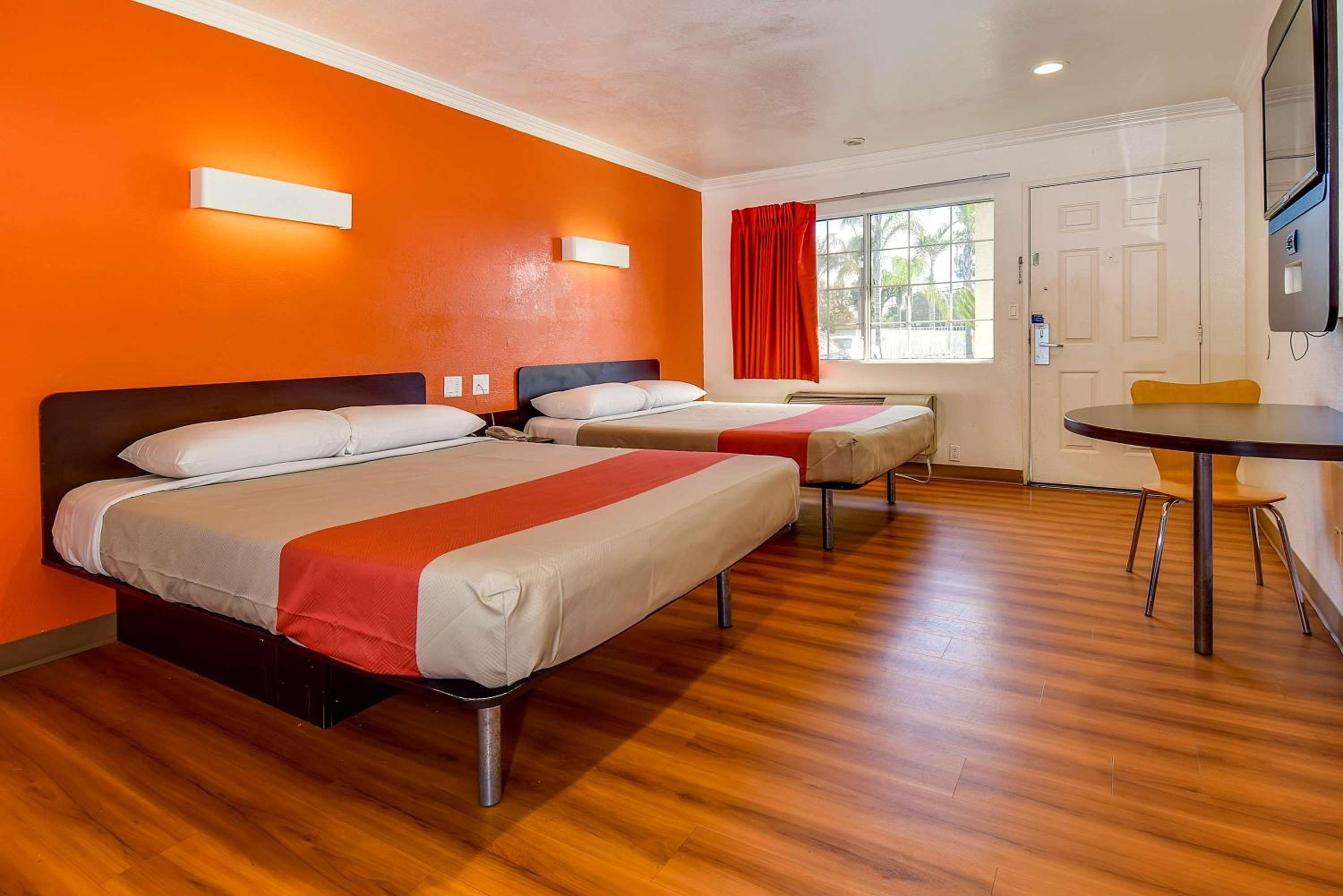 Queen Room with Two Queen Beds - Disability Access - Non-Smoking