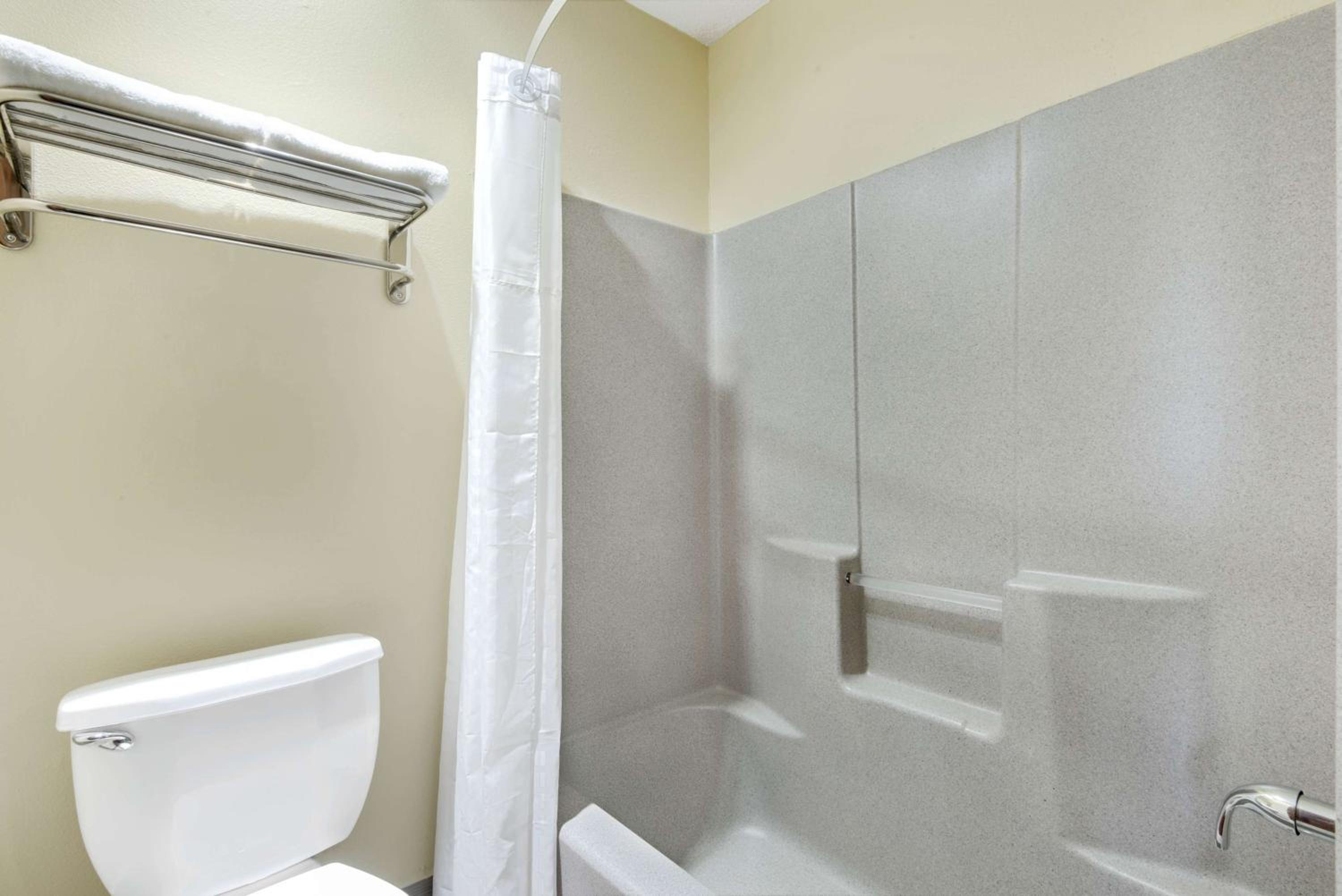 Room with One Double Bed - Non-Smoking