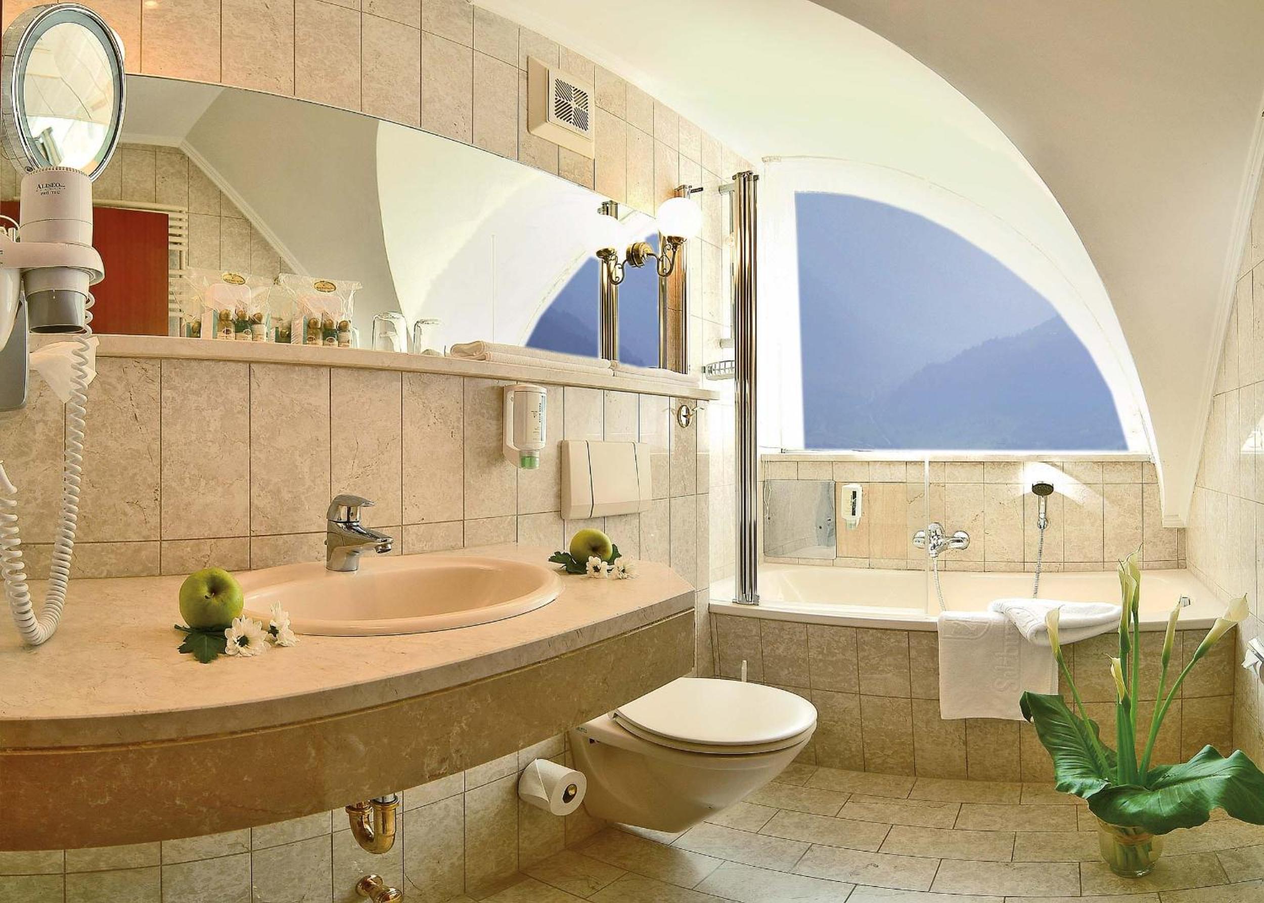 Comfort Family Room (2 Adults + 2 Children)