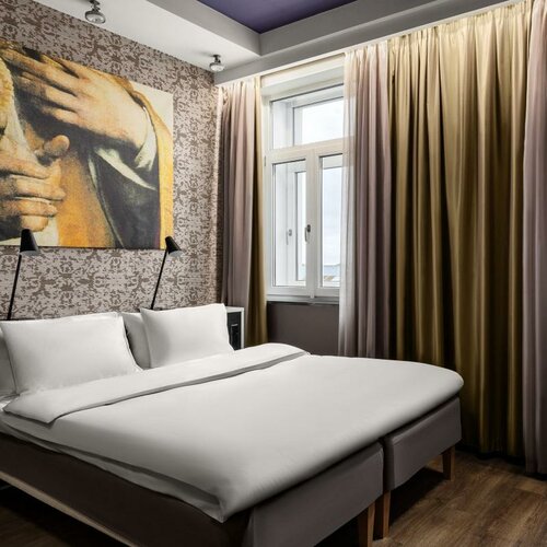 Улучшенный c видом на город