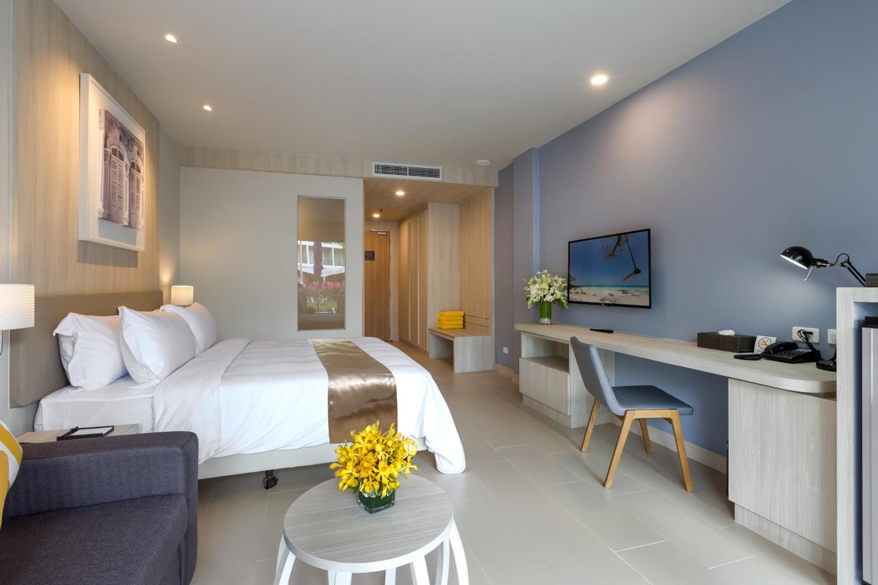 Deluxe Double or Twin Room with Pool Access - Beach Wing