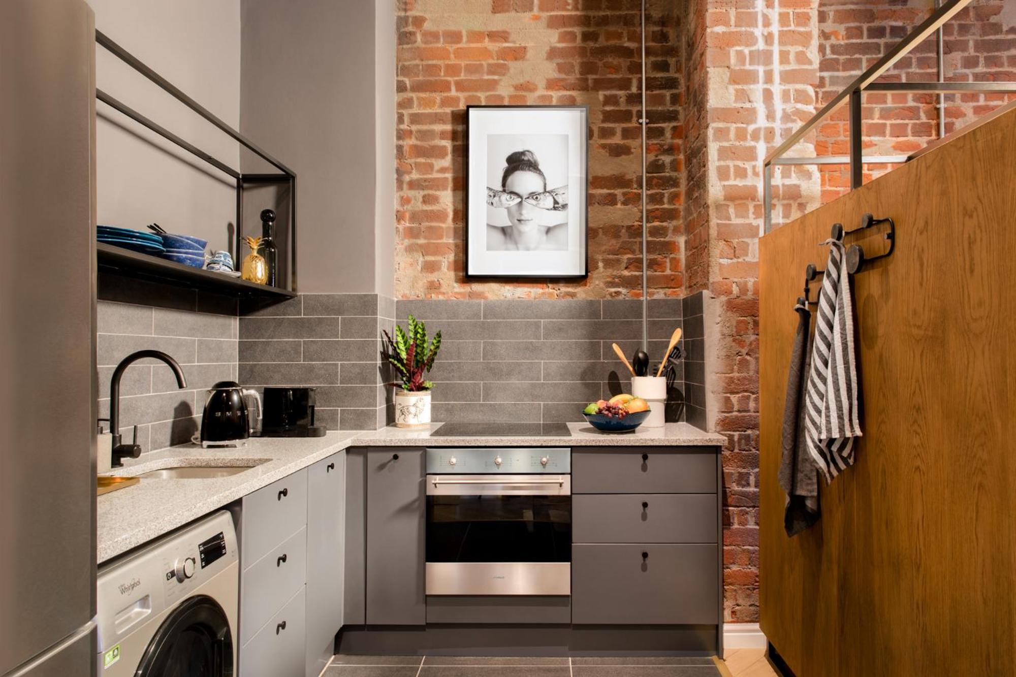 Deluxe King Room with Four Poster Bed, Bath Tub and Kitchenette