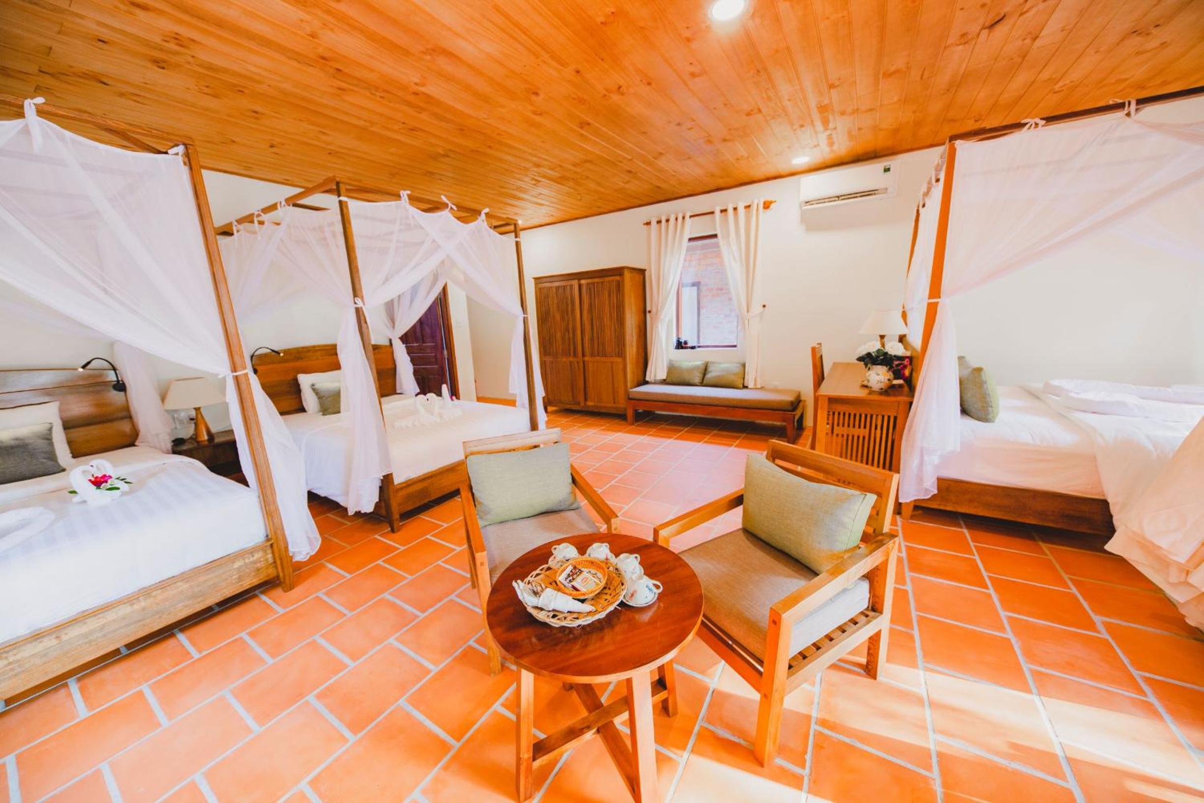 Quadruple Room with Sea View