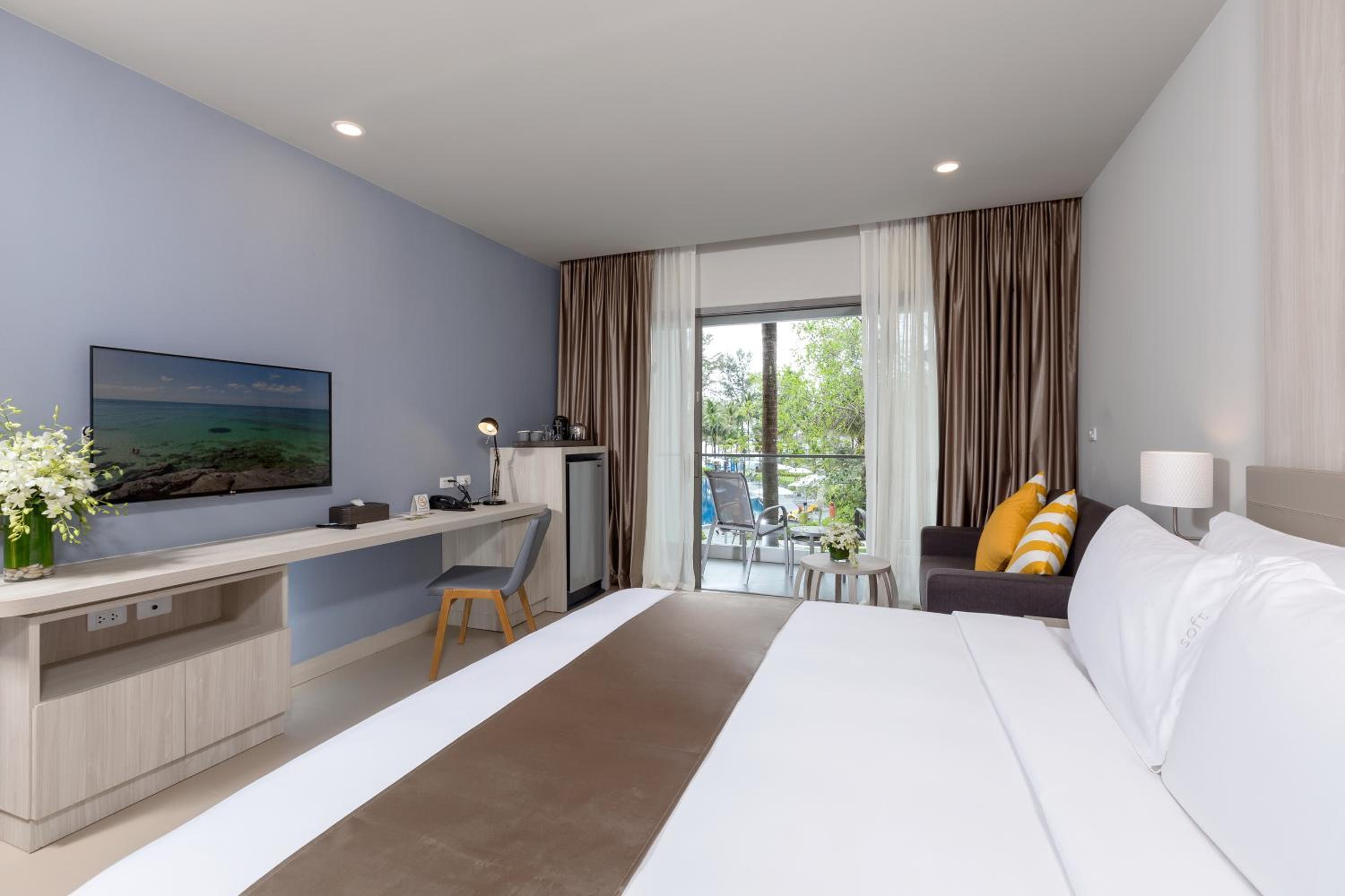Deluxe Double or Twin Room with Pool View - Beach Wing