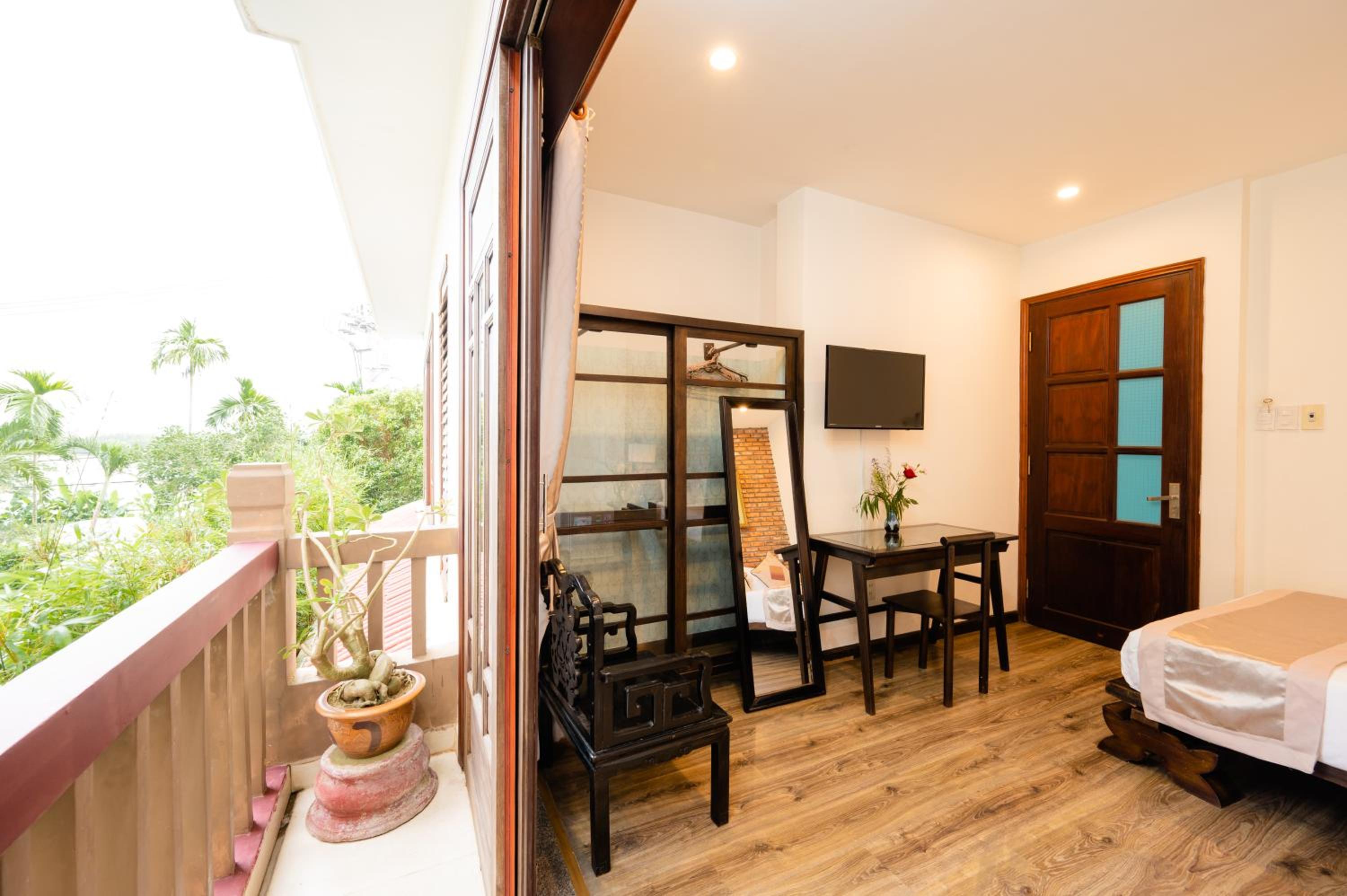 Double Room with Pool View