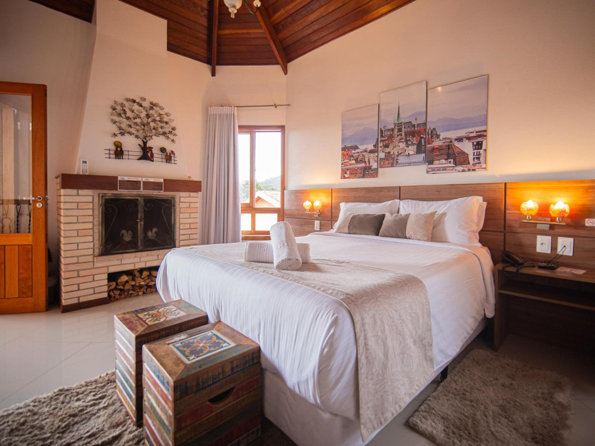 Luxury Suite with Balcony