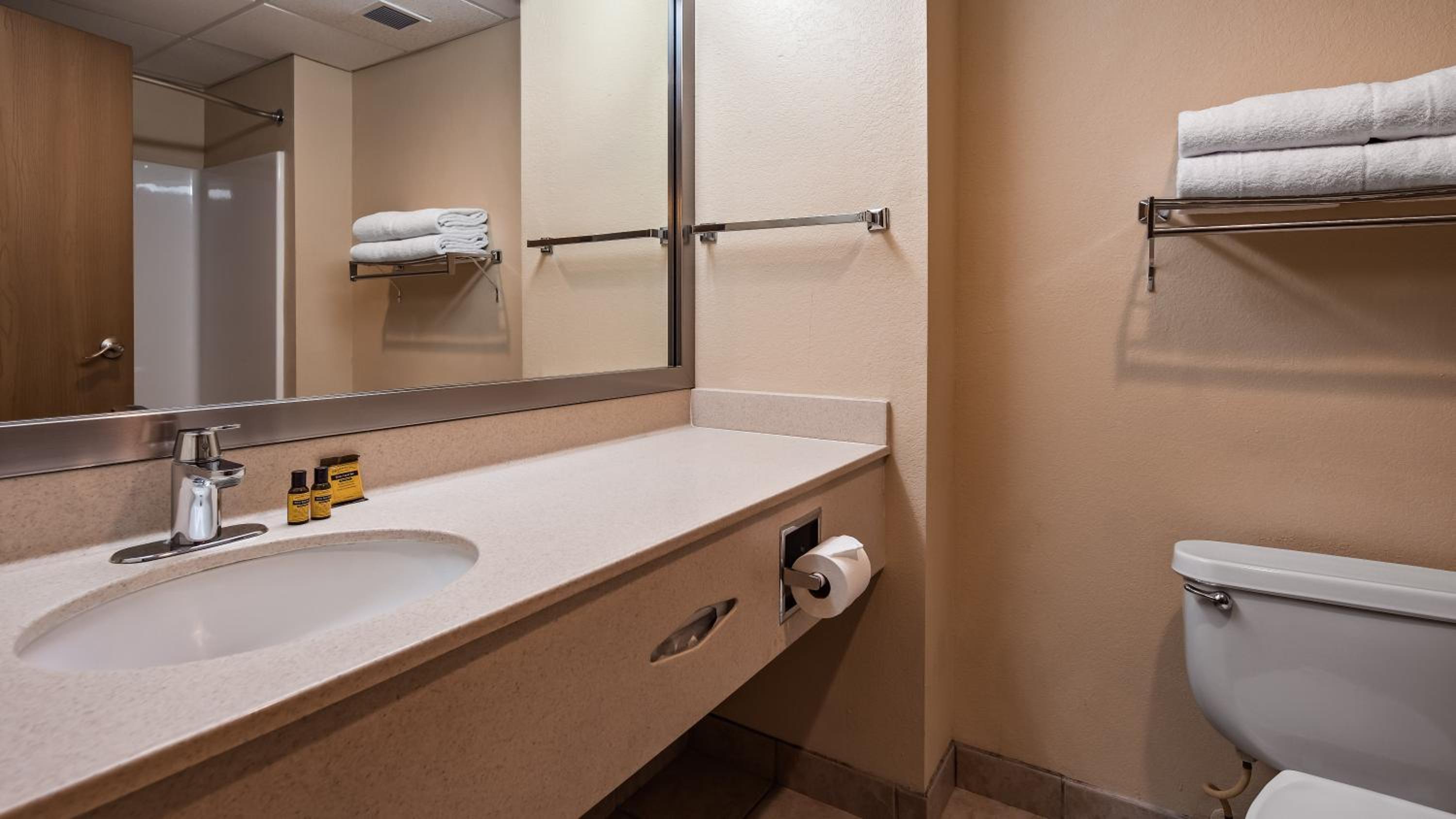 Large King Room - Non-Smoking