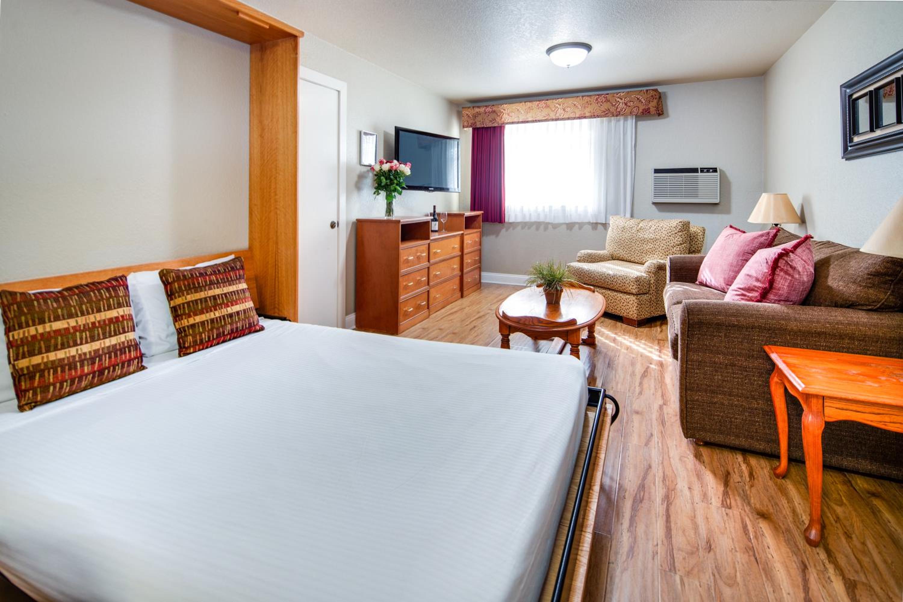 King Suite with Spa Bath