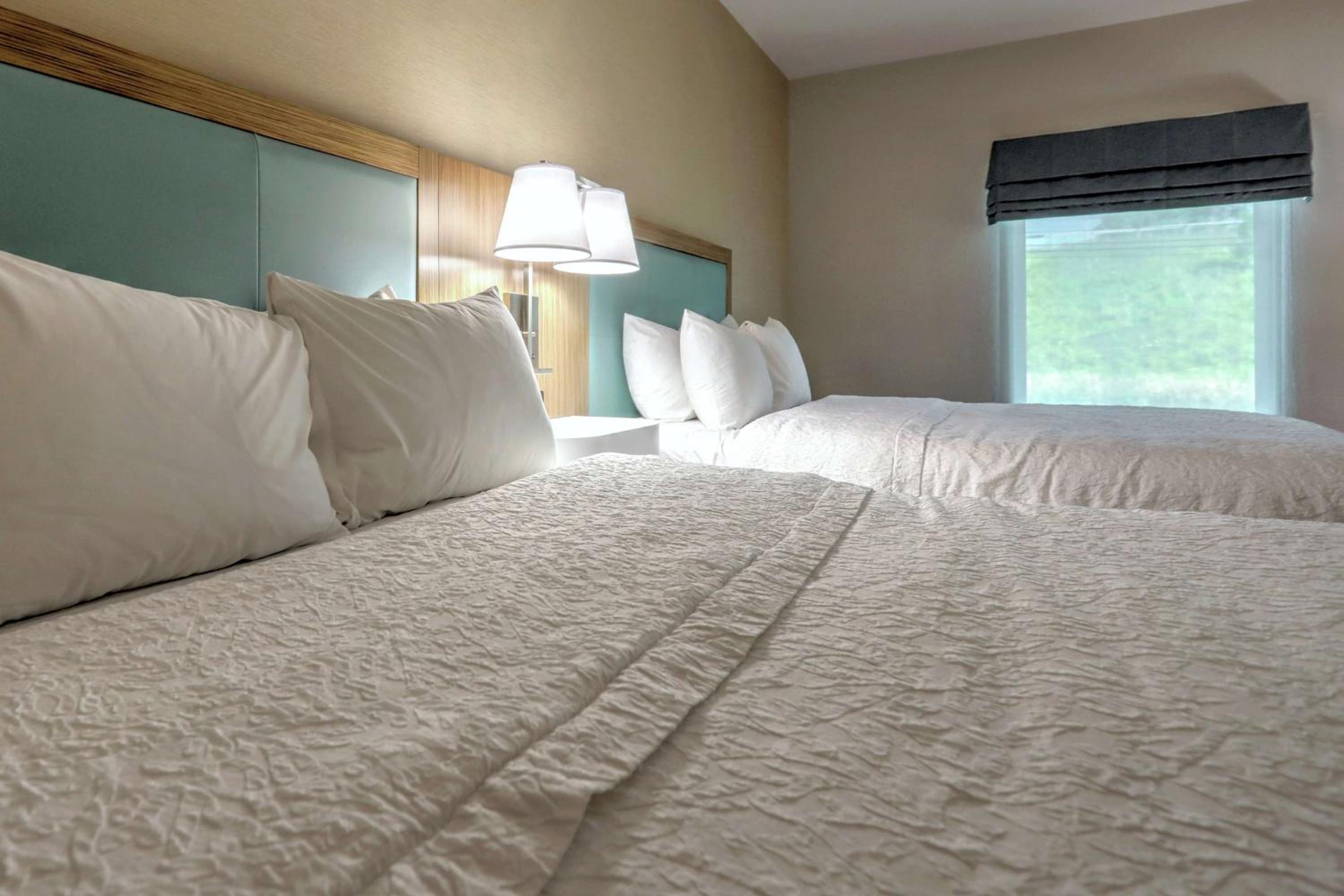 Queen Room with Two Queen Beds - Hearing Access/Non-Smoking