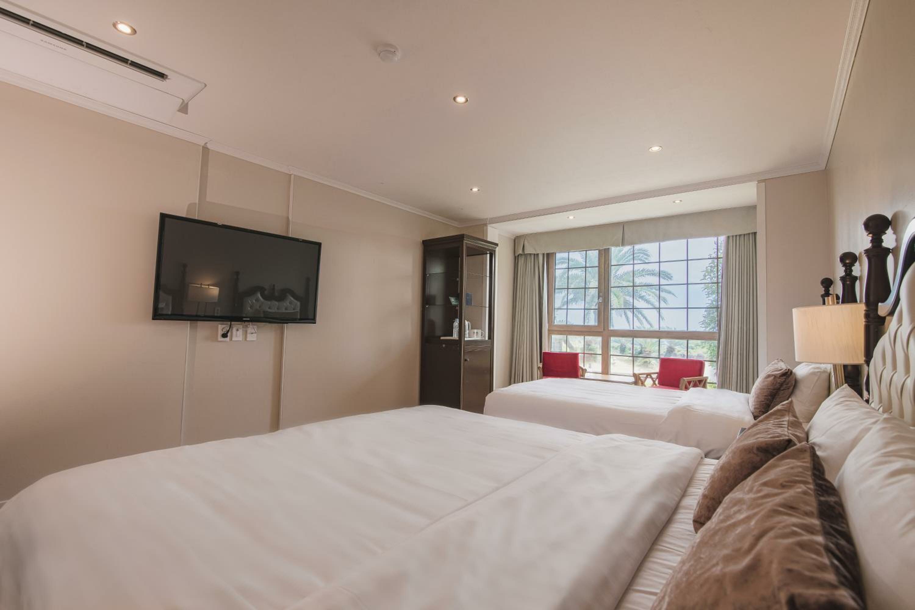 Family Twin Room with Ocean View