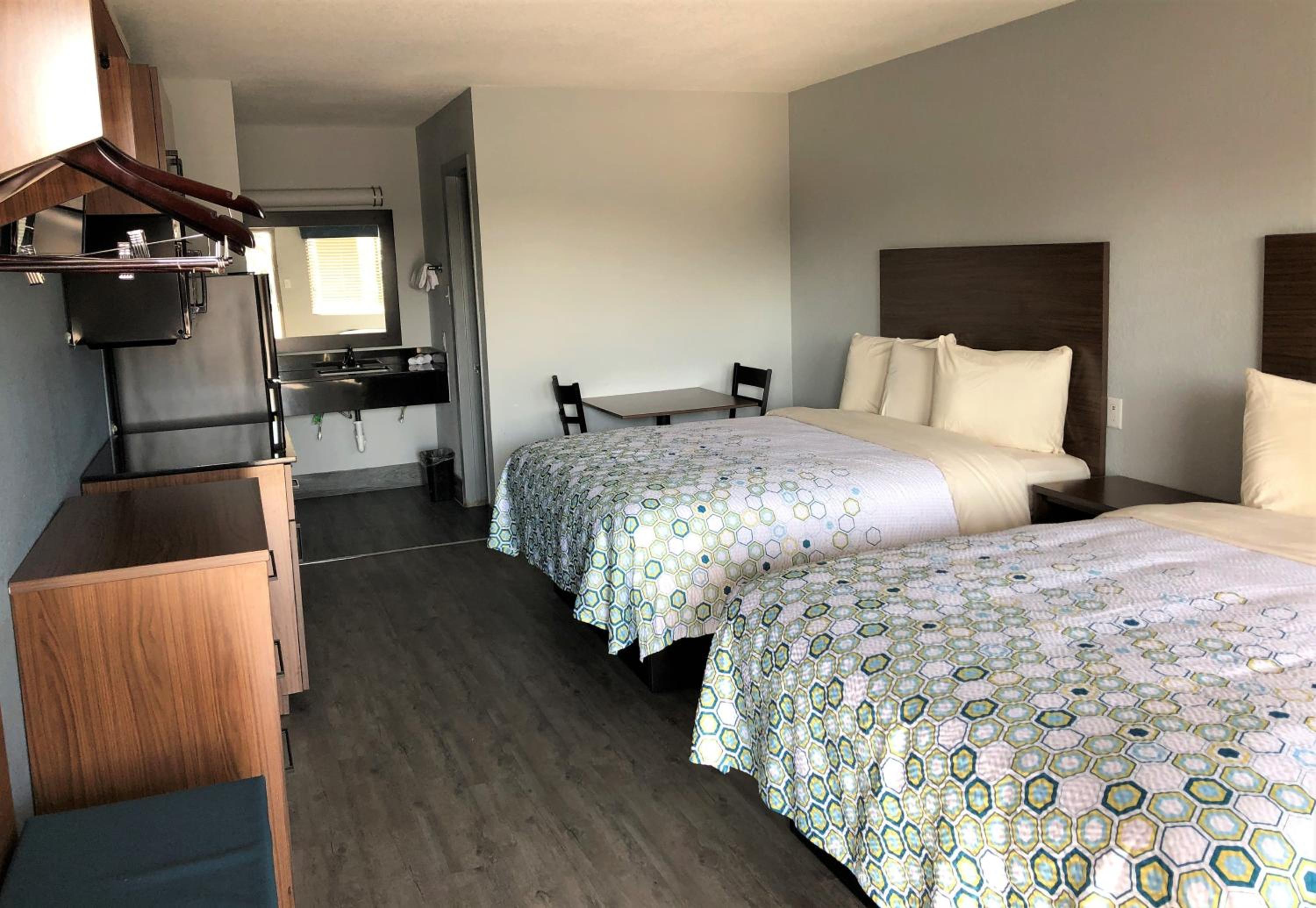 Studio Room with Two Queen Beds Non-Smoking