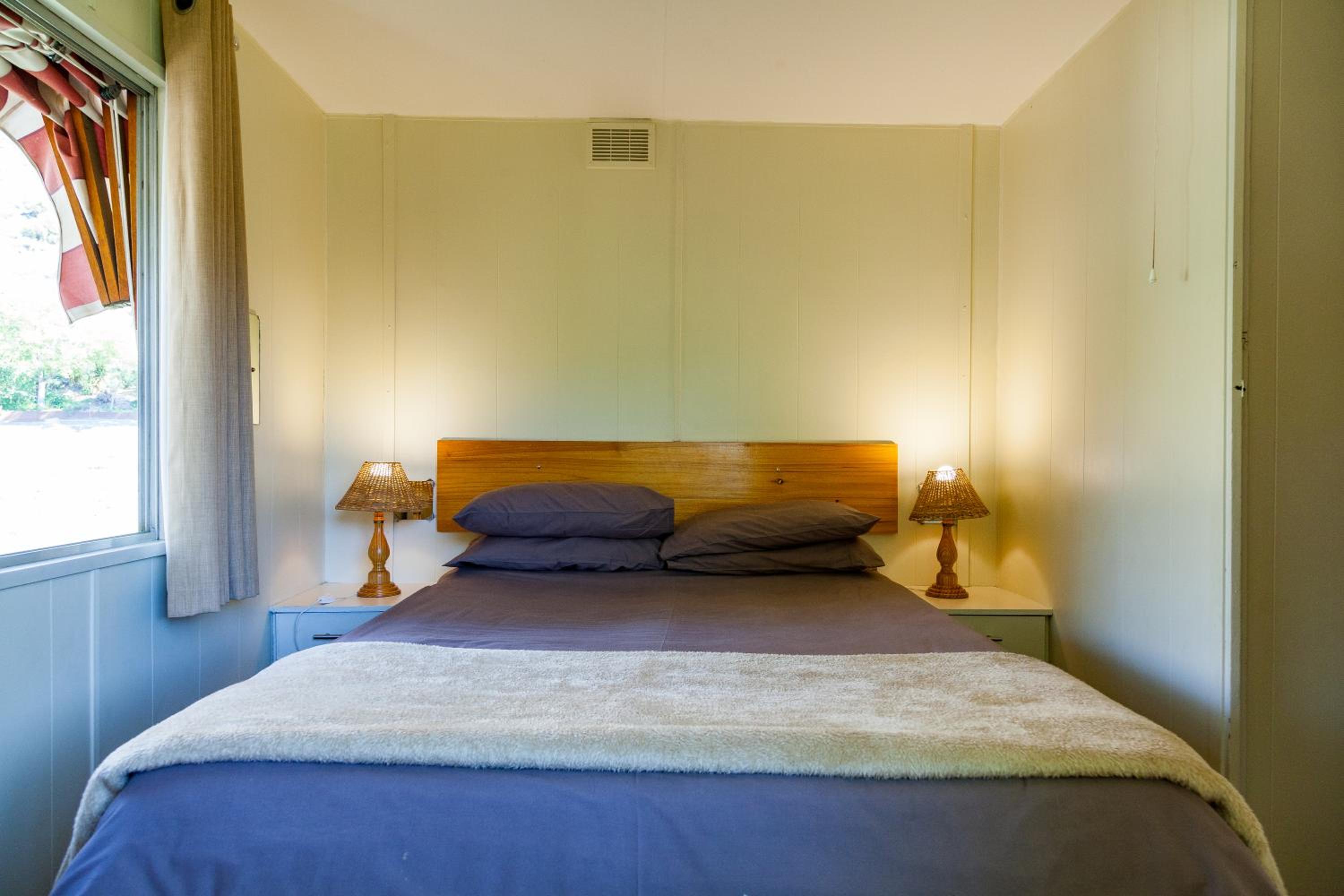 Bungalow (2 Adults + 2 Children)