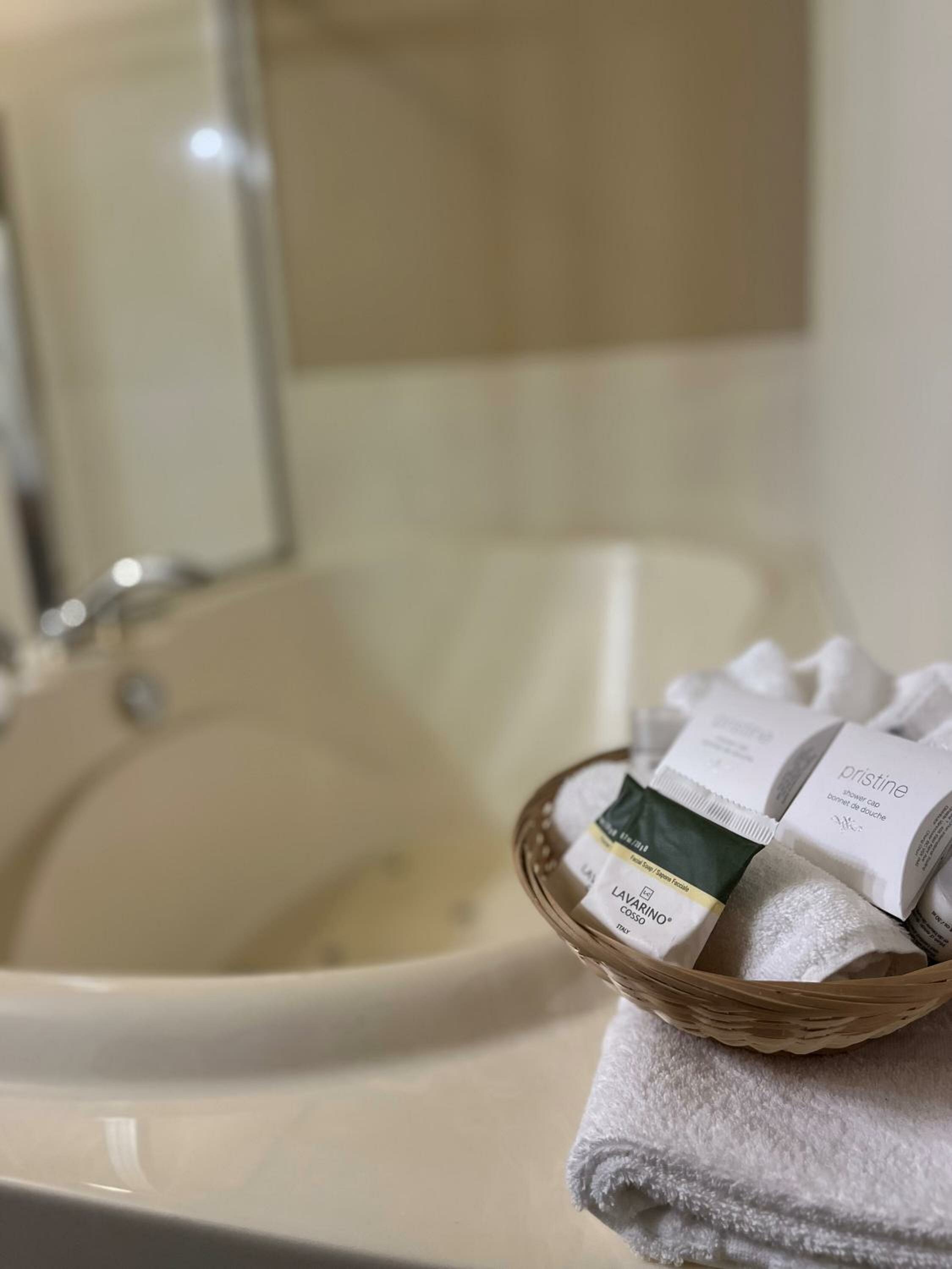 Deluxe King Suite with Sea View