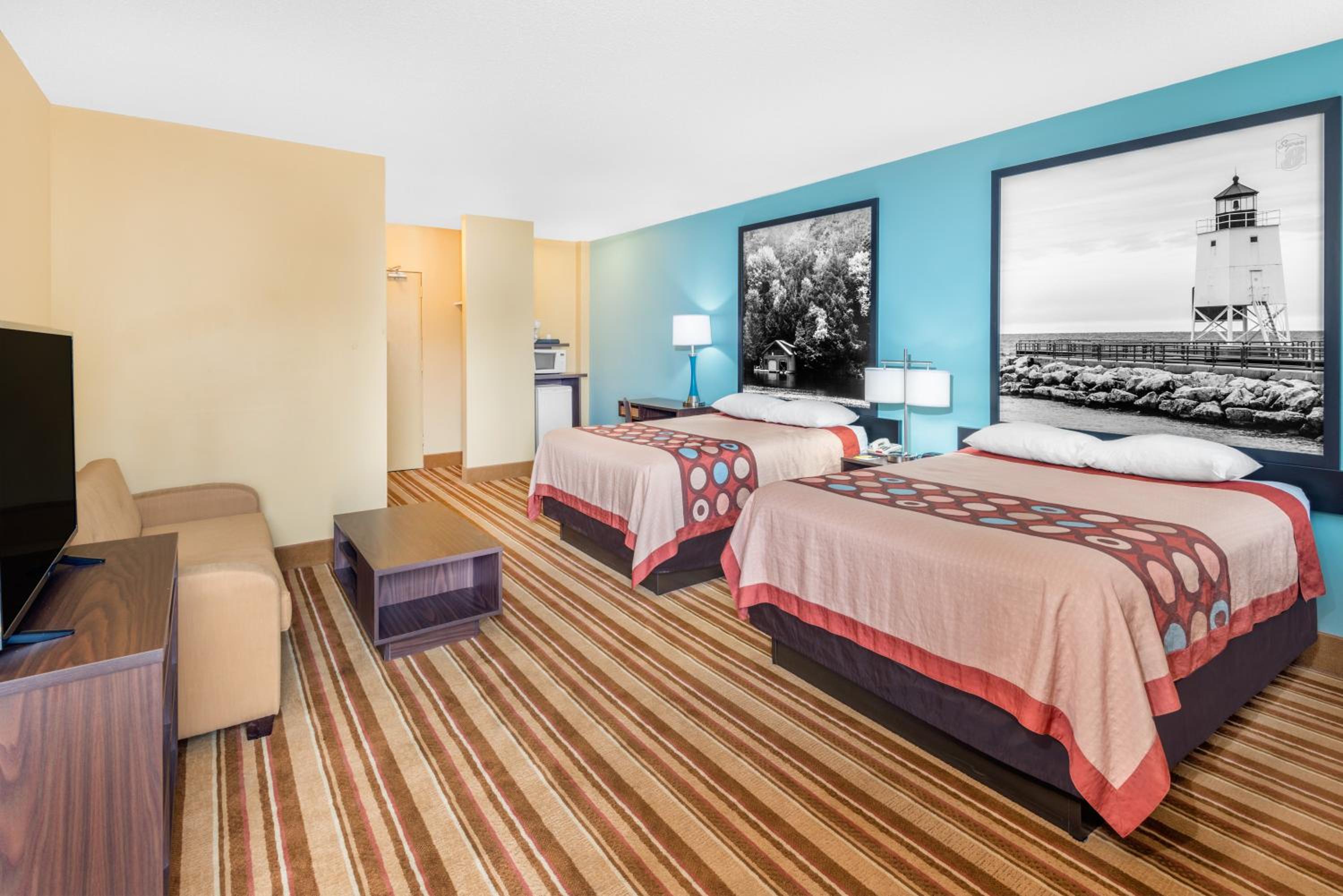 Queen Studio Suite With Two Queen Beds - Ground Floor/Non-Smoking