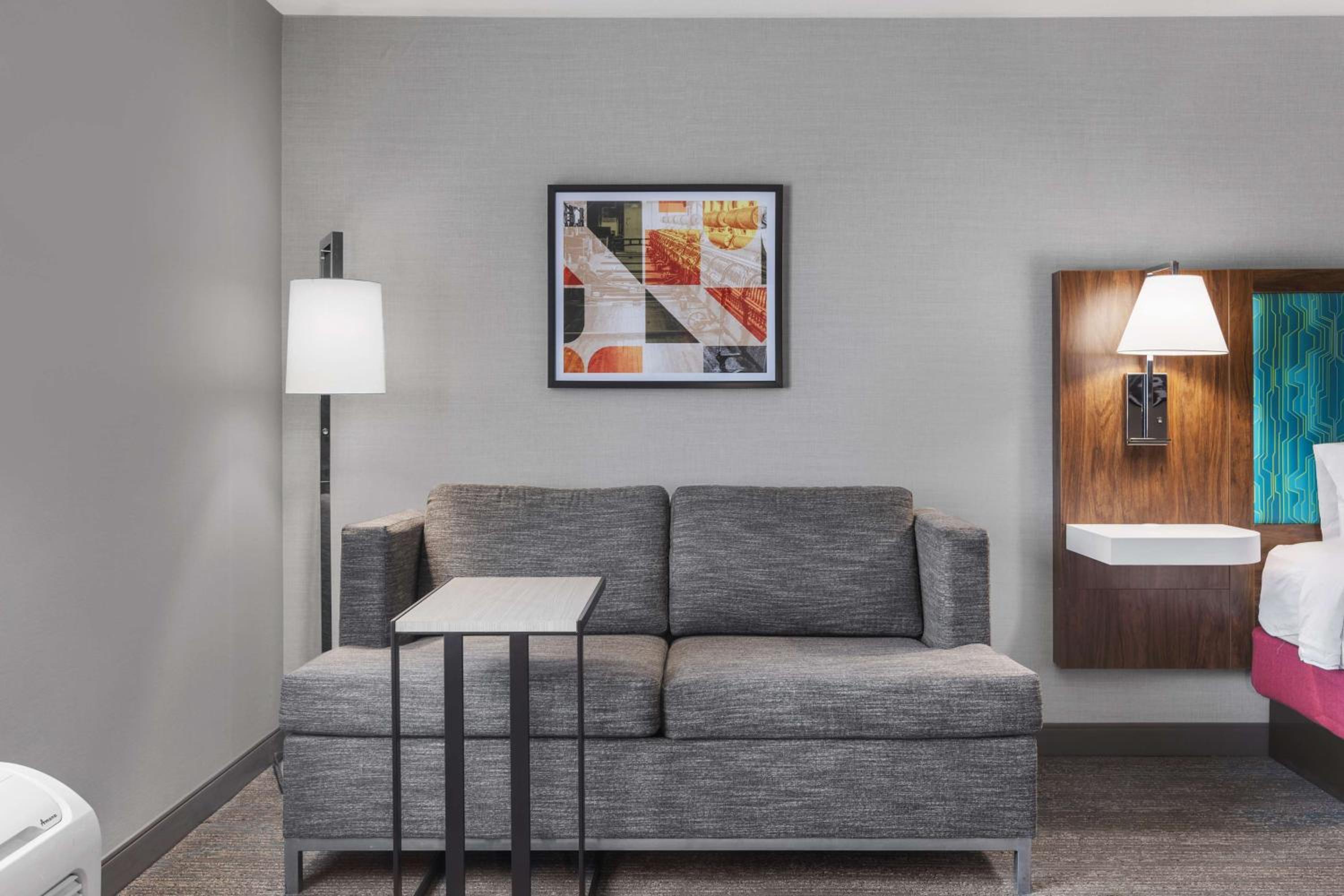King Room with Sofa Bed and Study - Non-Smoking