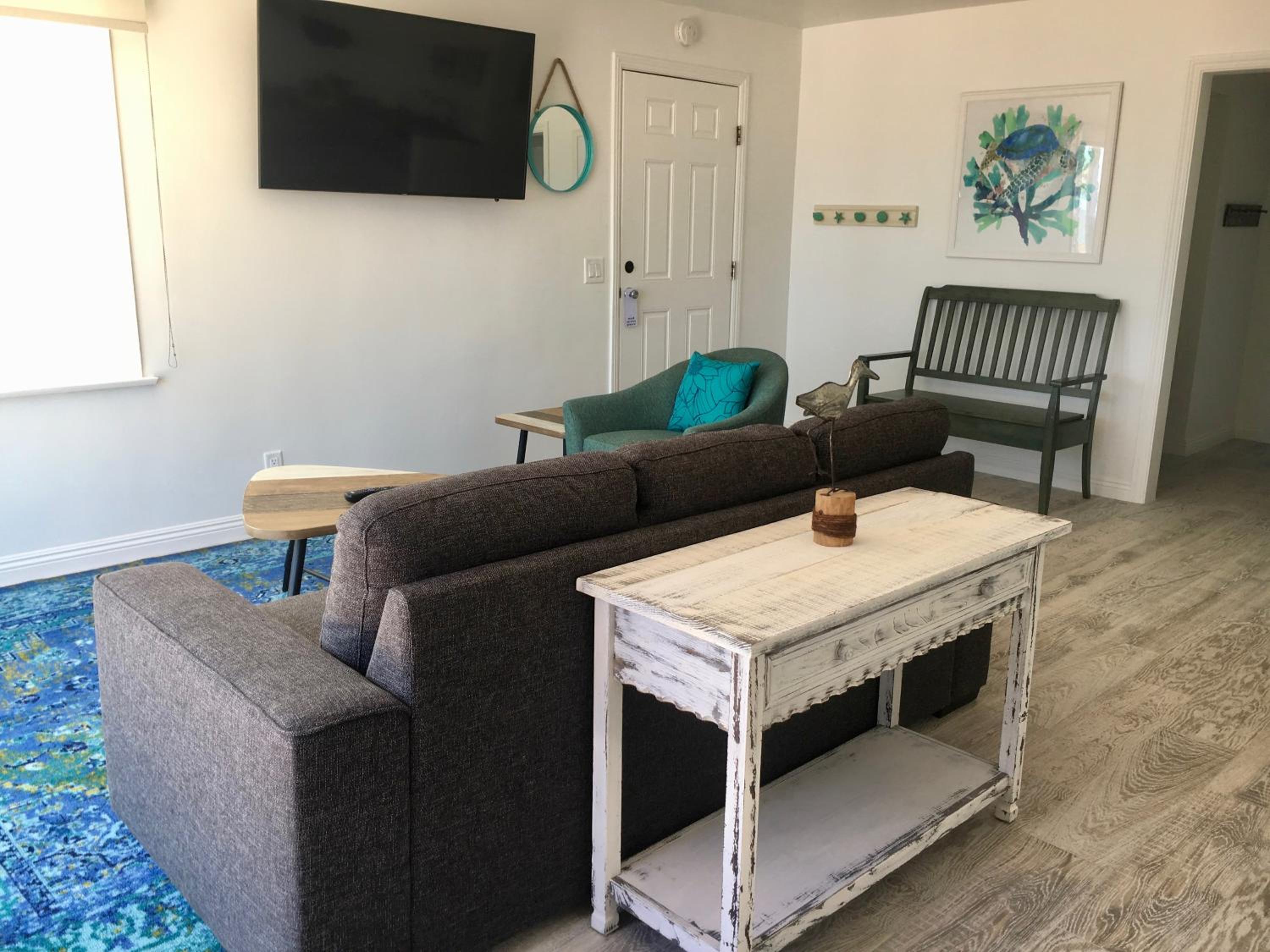 Deluxe Queen Suite with Two Queen Beds - Ocean Front