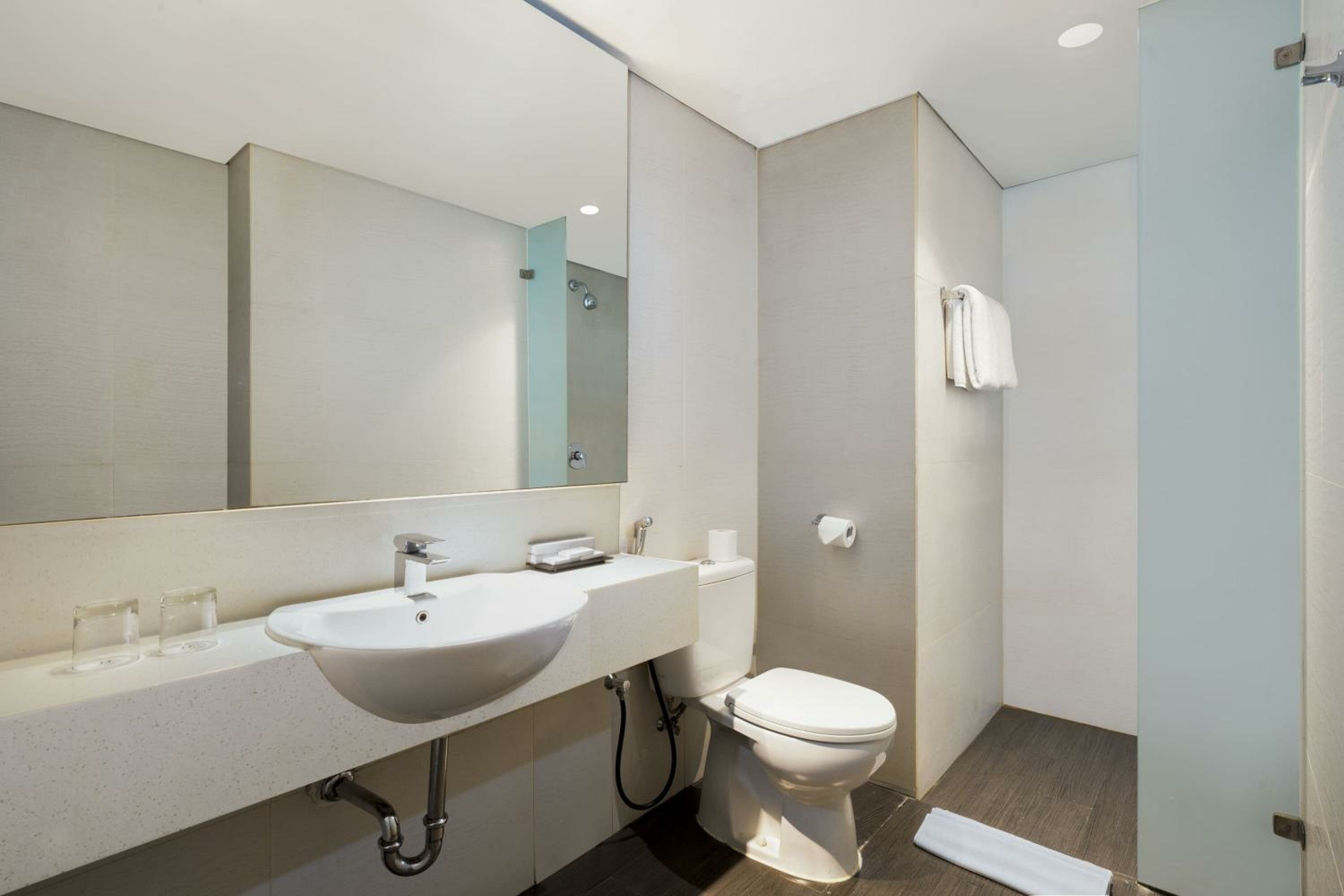 Express Super Queen Room