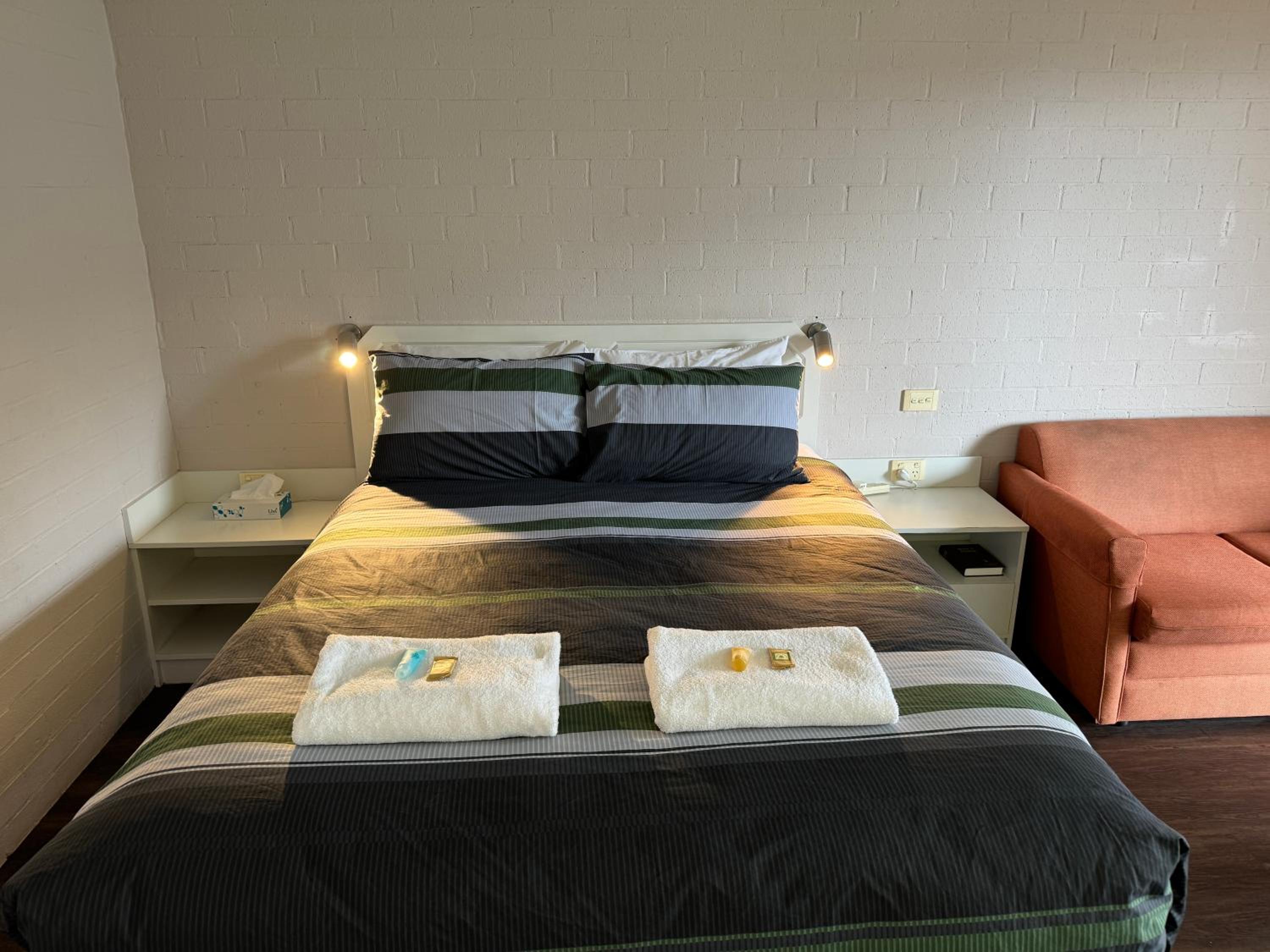 Queen Room - Upstairs