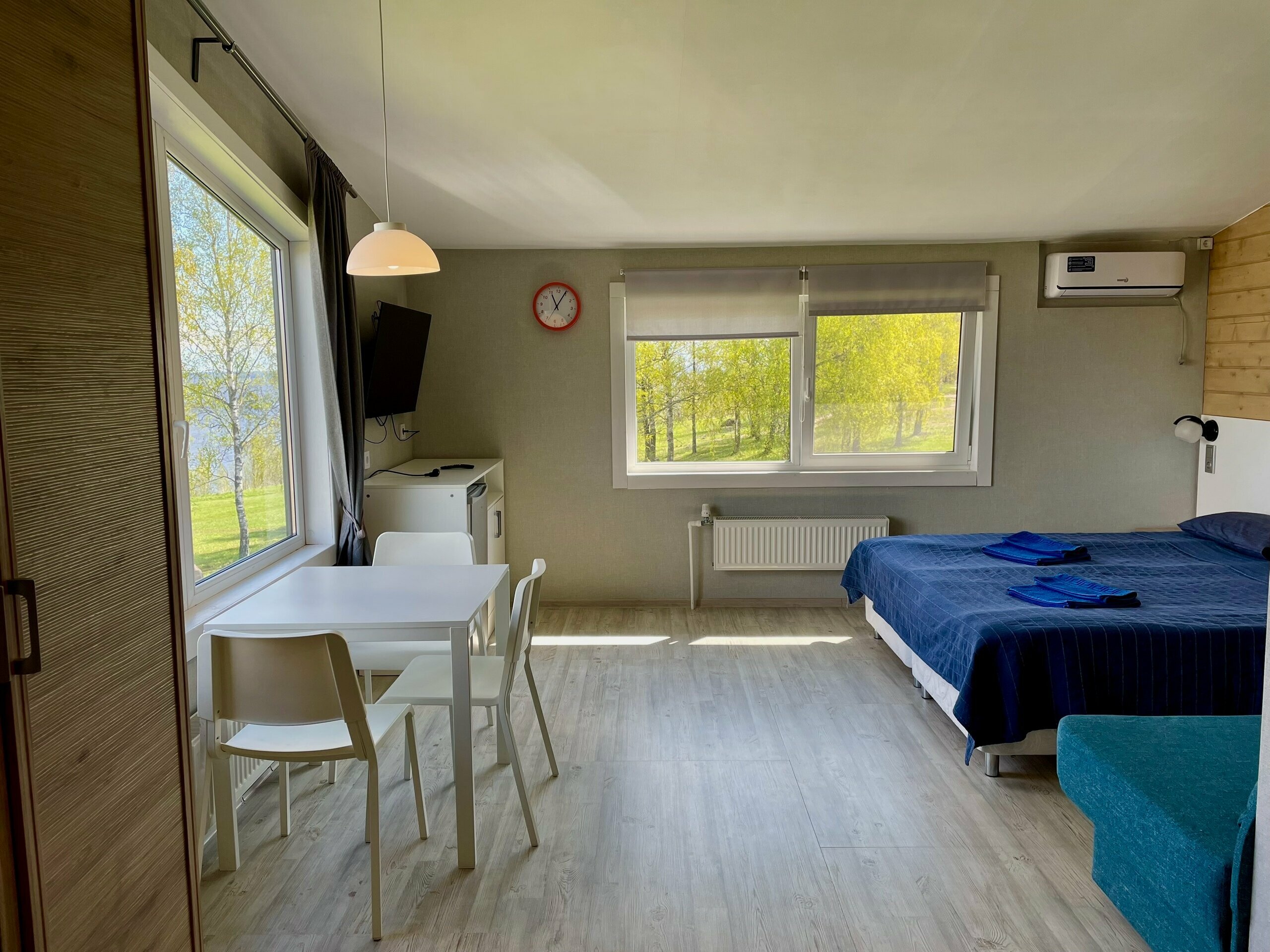 Номер-студия с видом на озеро