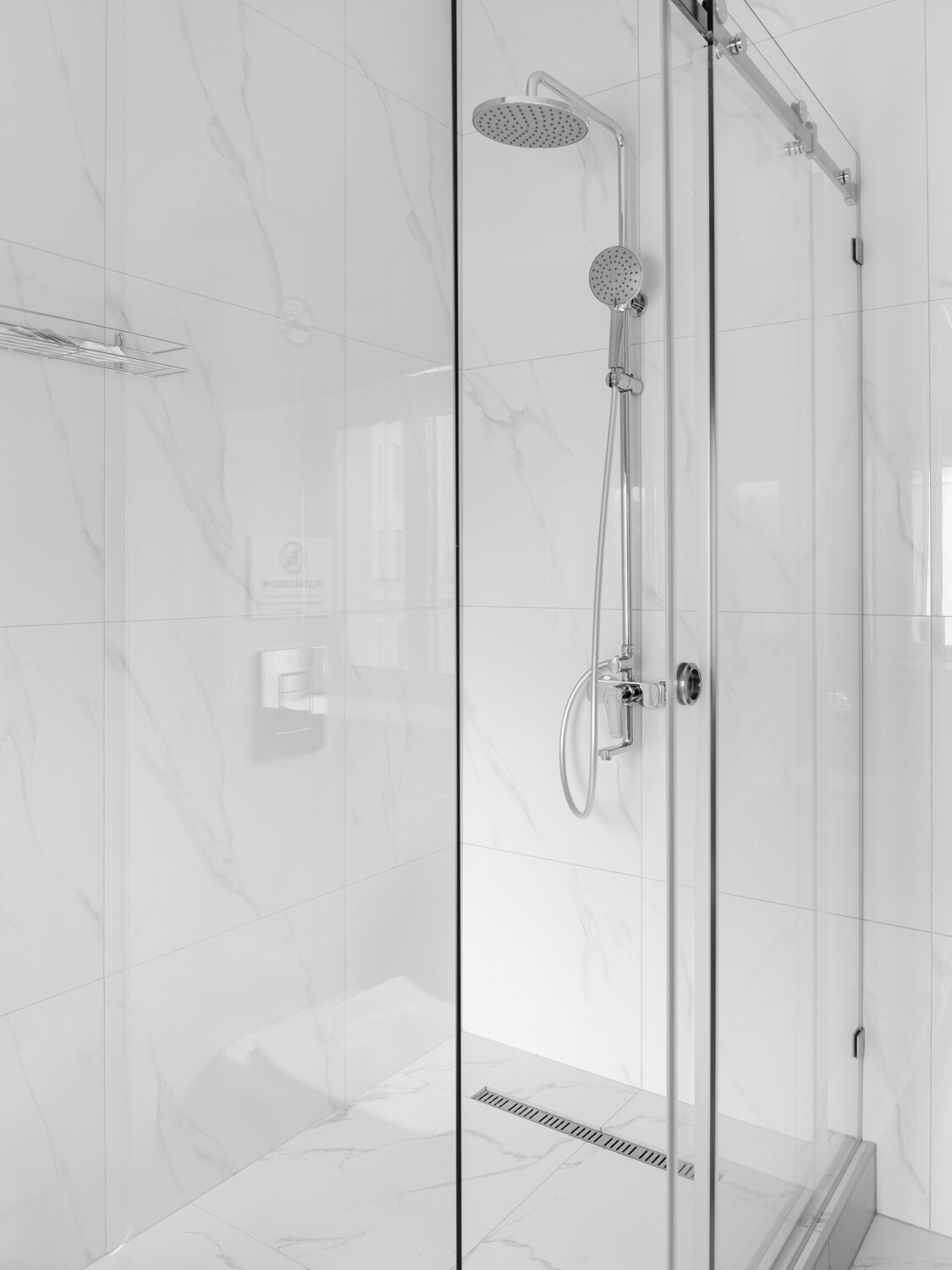 Бизнес с двуспальной кроватью и диваном №2