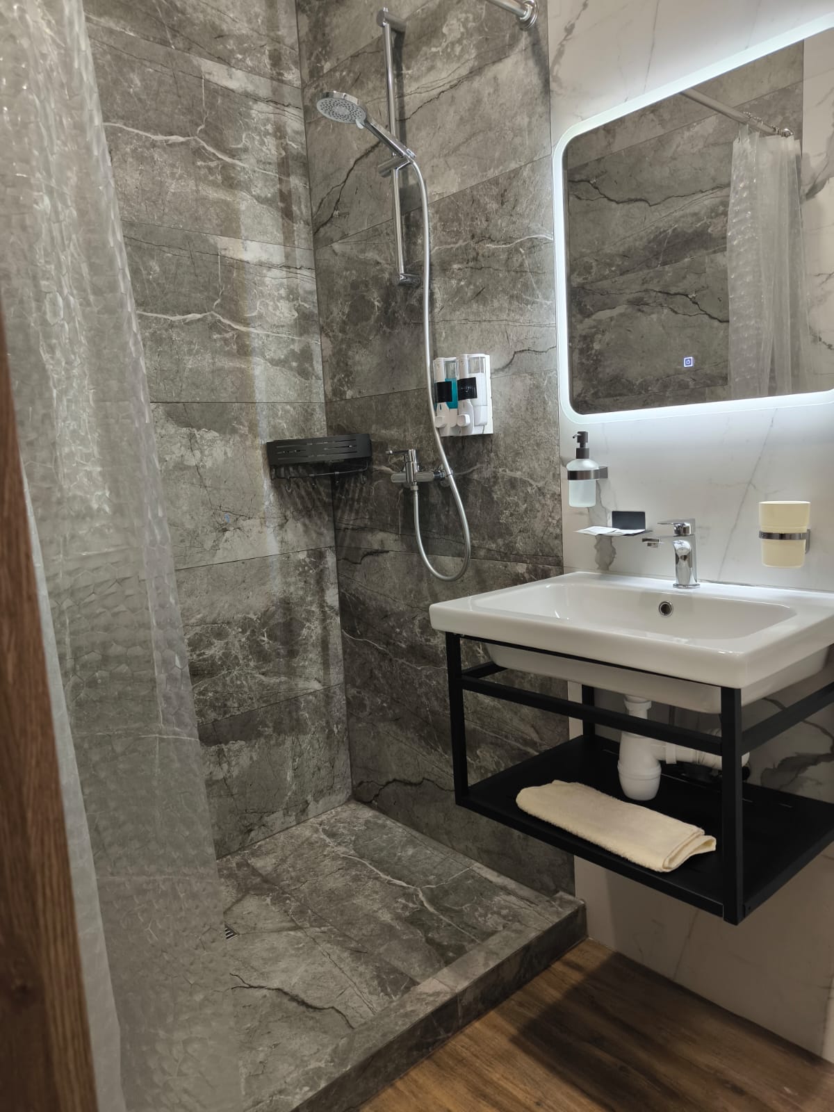 Большой двухместный номер с 1 кроватью