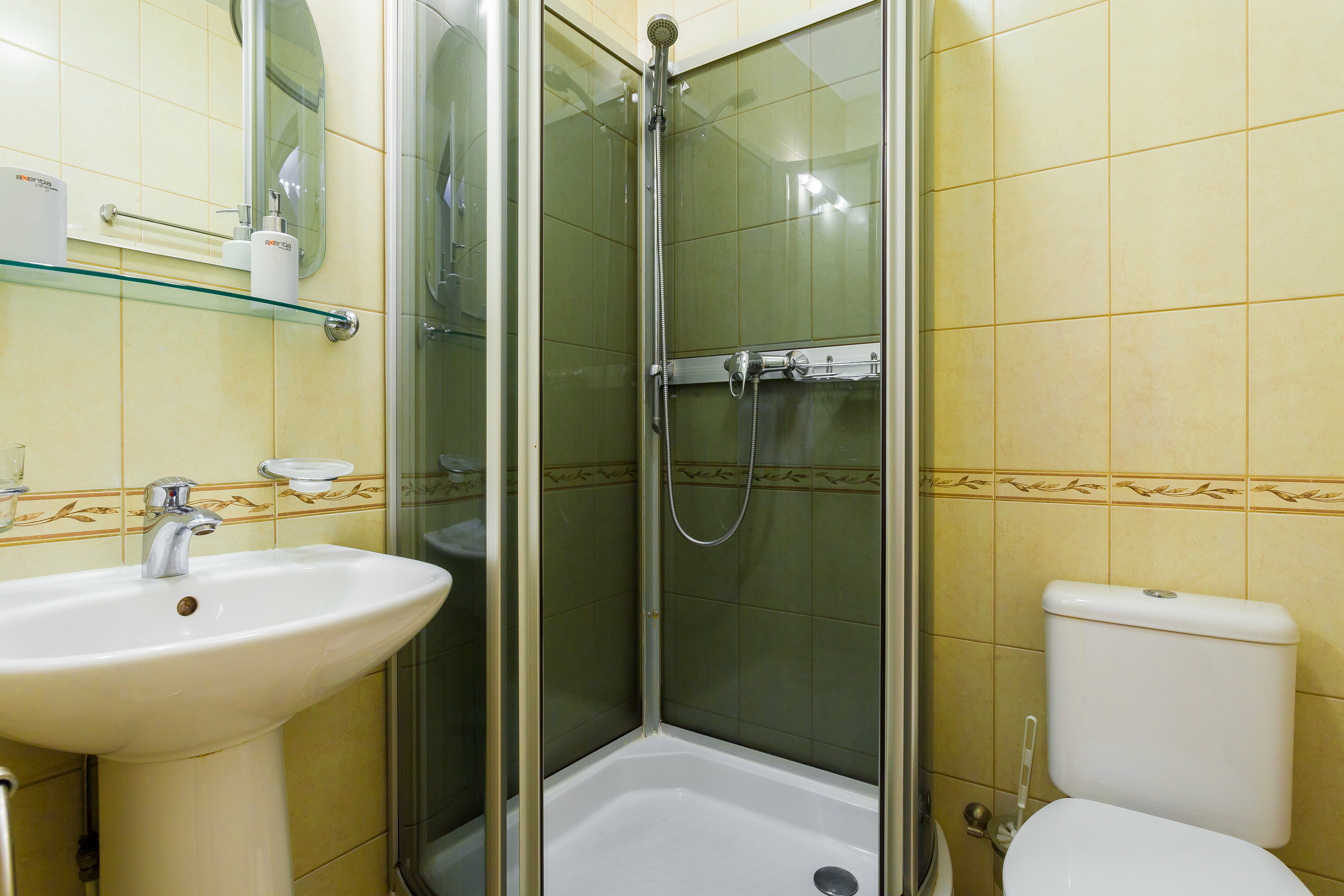 Одноместный номер с общей ванной комнатой