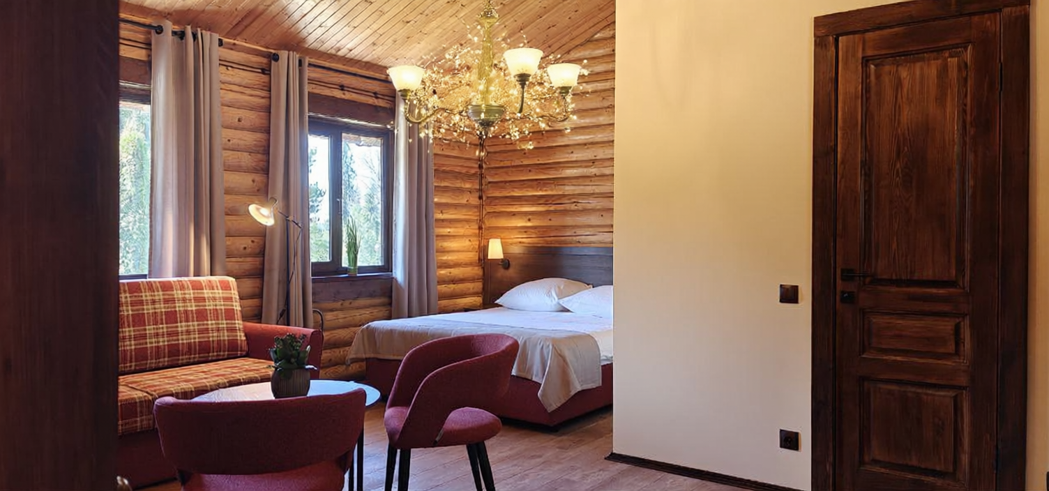 Большой дом с 2-5 номерами и банкетным залом