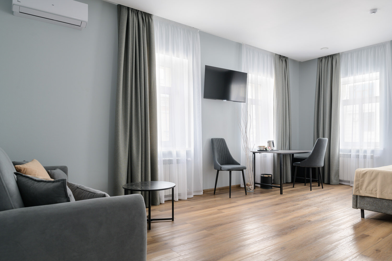 Комфорт с двуспальной кроватью и диванов №3