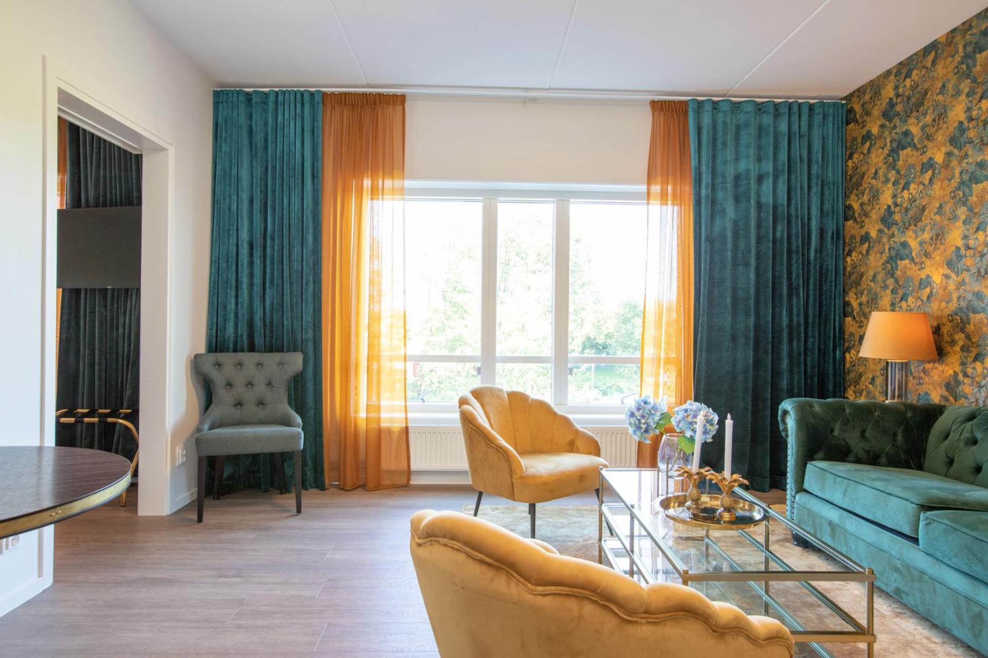 Suite with King Bed and Sofa Bed - Non-Smoking