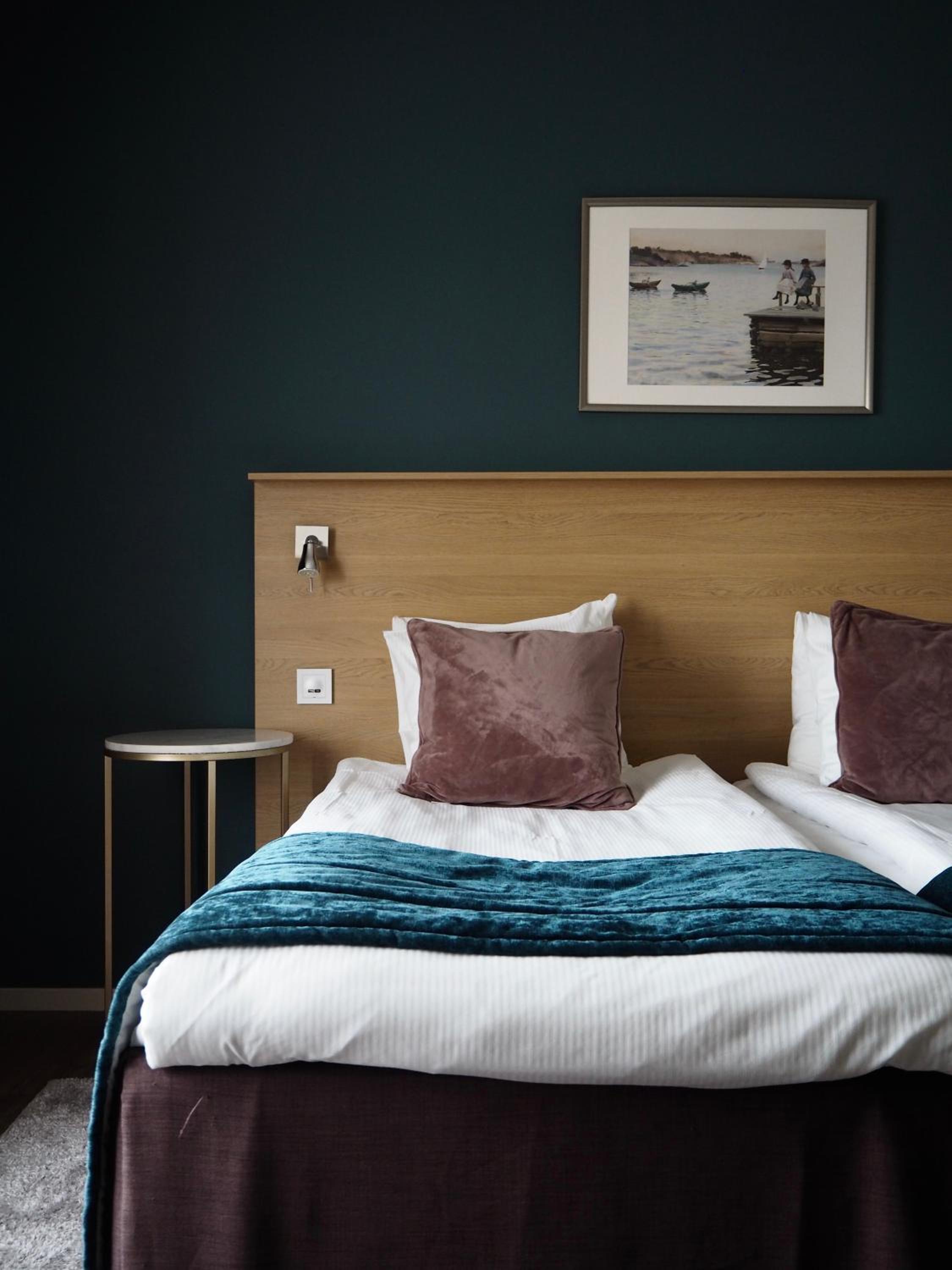 Standard Quadruple Room with Two Single Beds - Non-Smoking