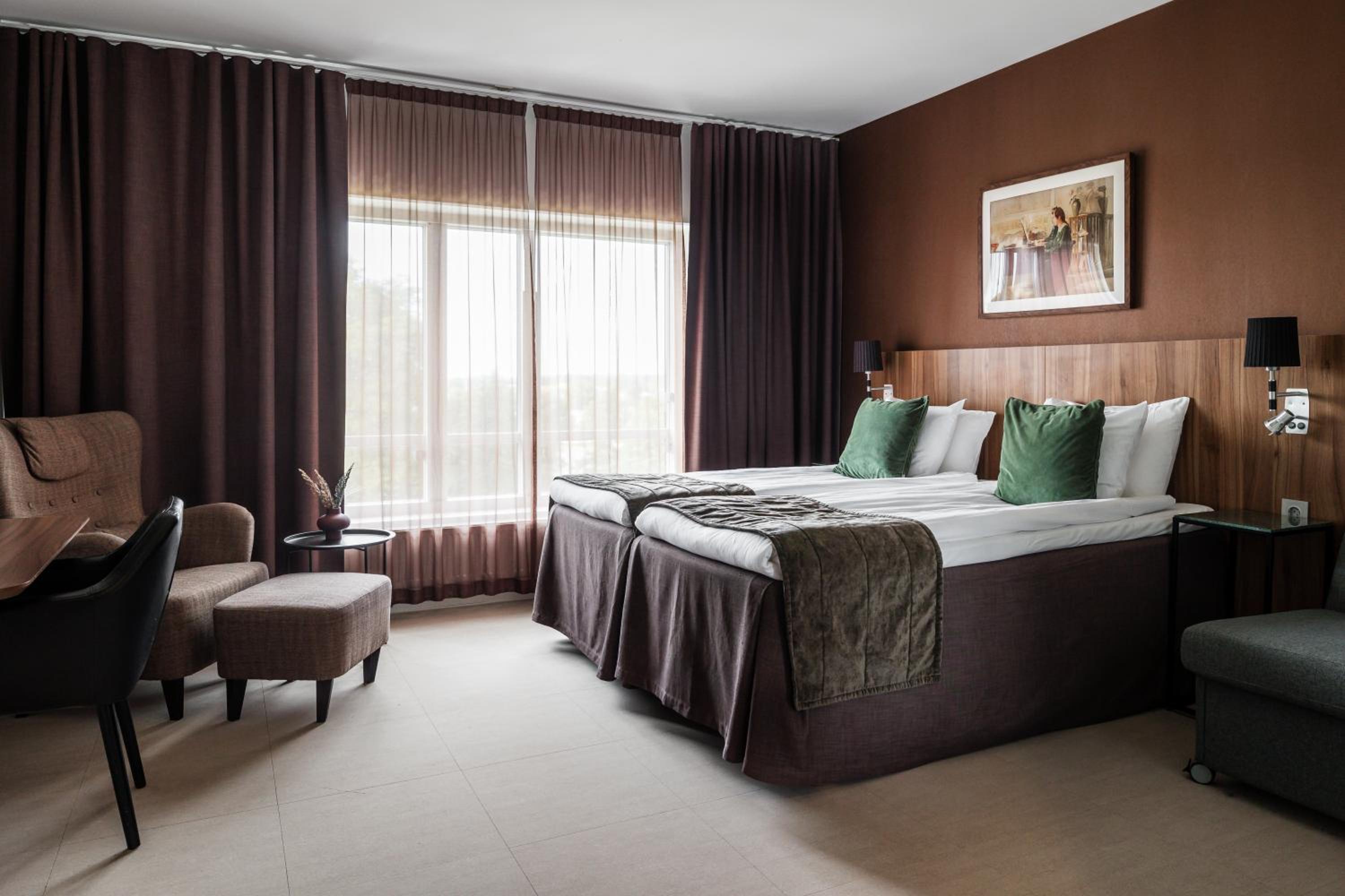 Superior Triple Room with King Bed - Non-Smoking