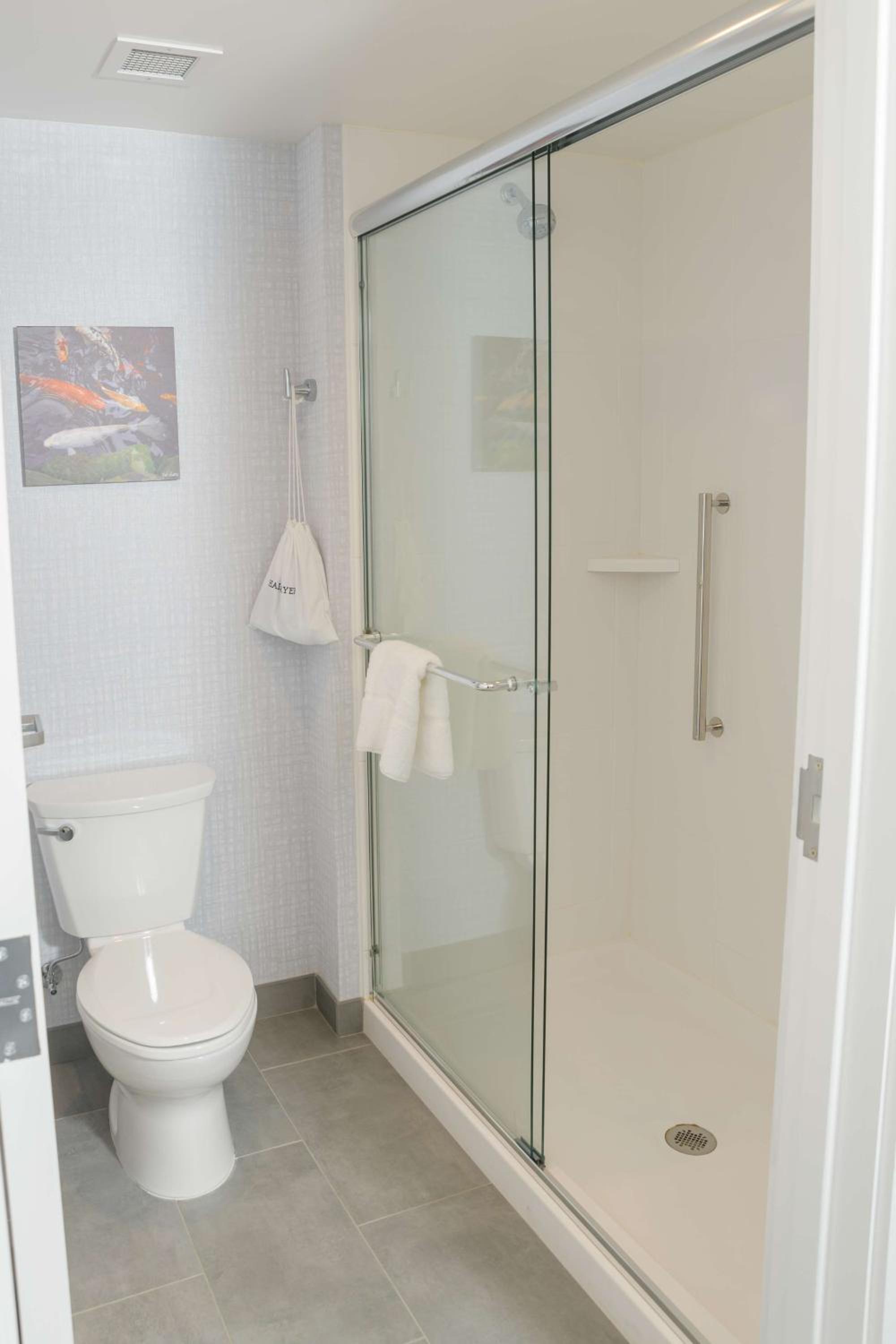 Executive Queen Room with Two Queen Beds and Water View - Non-Smoking