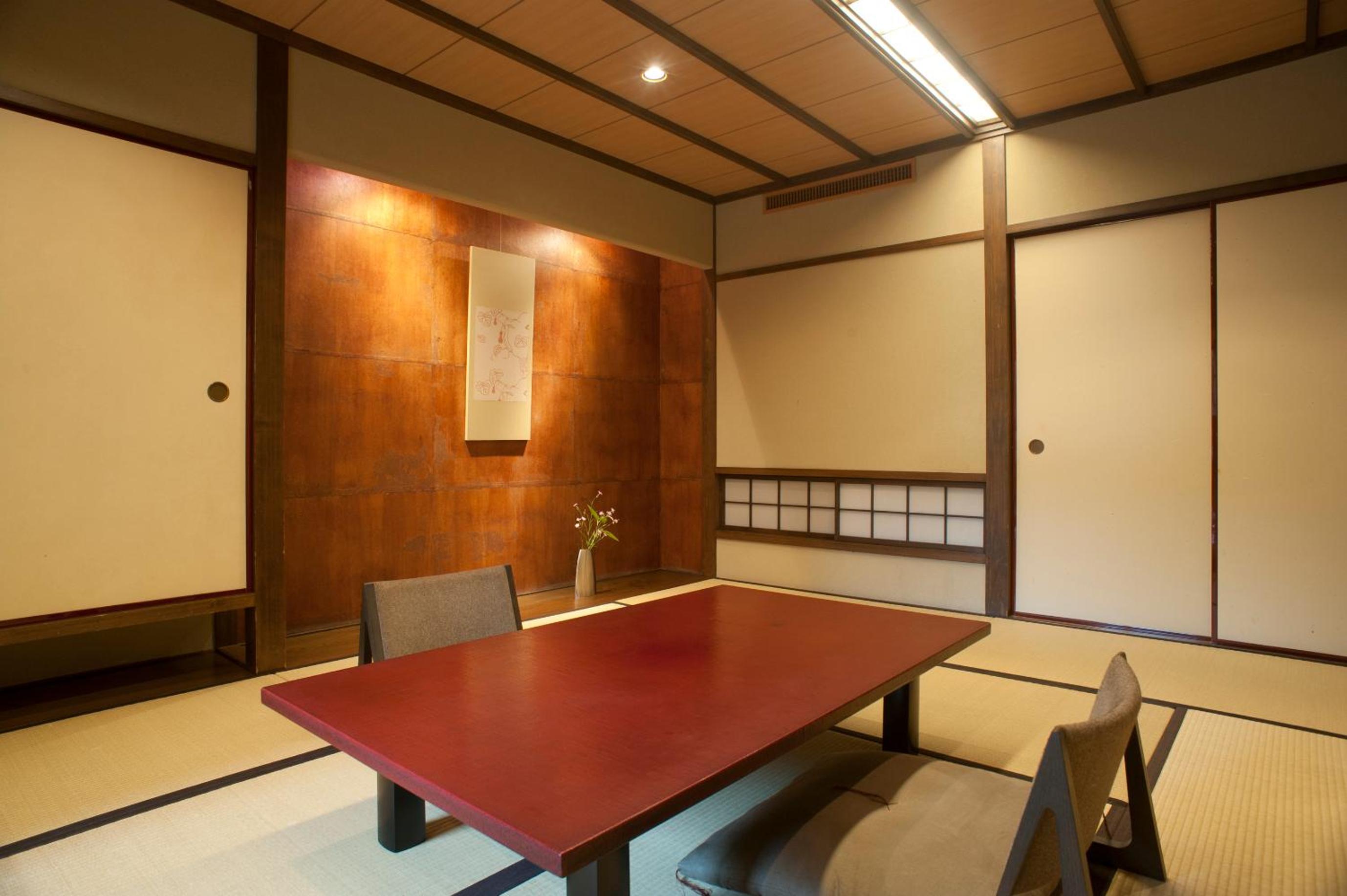 Japanese-Style Large Quadruple Room with Massage Chair【Akatoki】