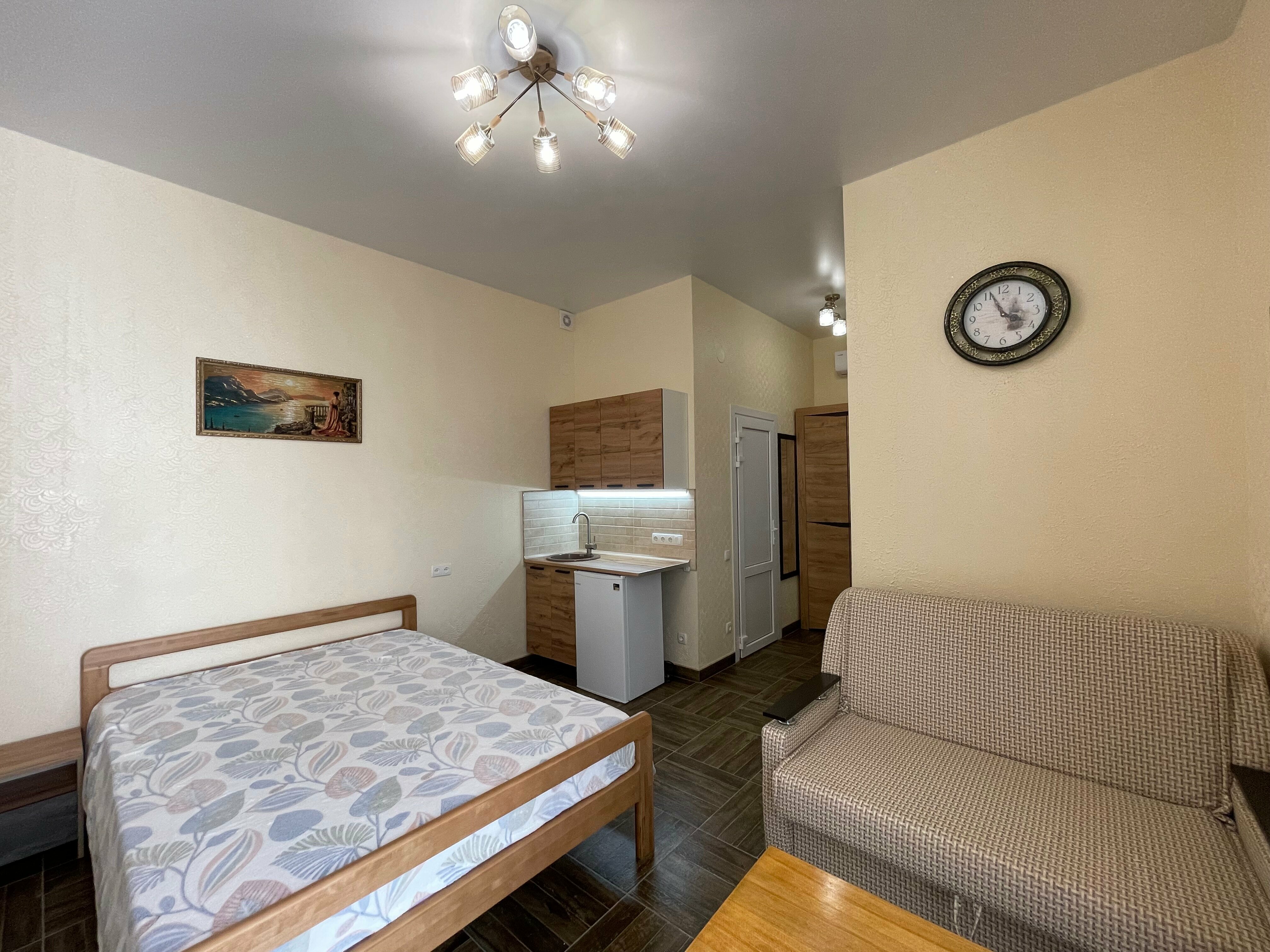 апартаменты - студия с видом на двор