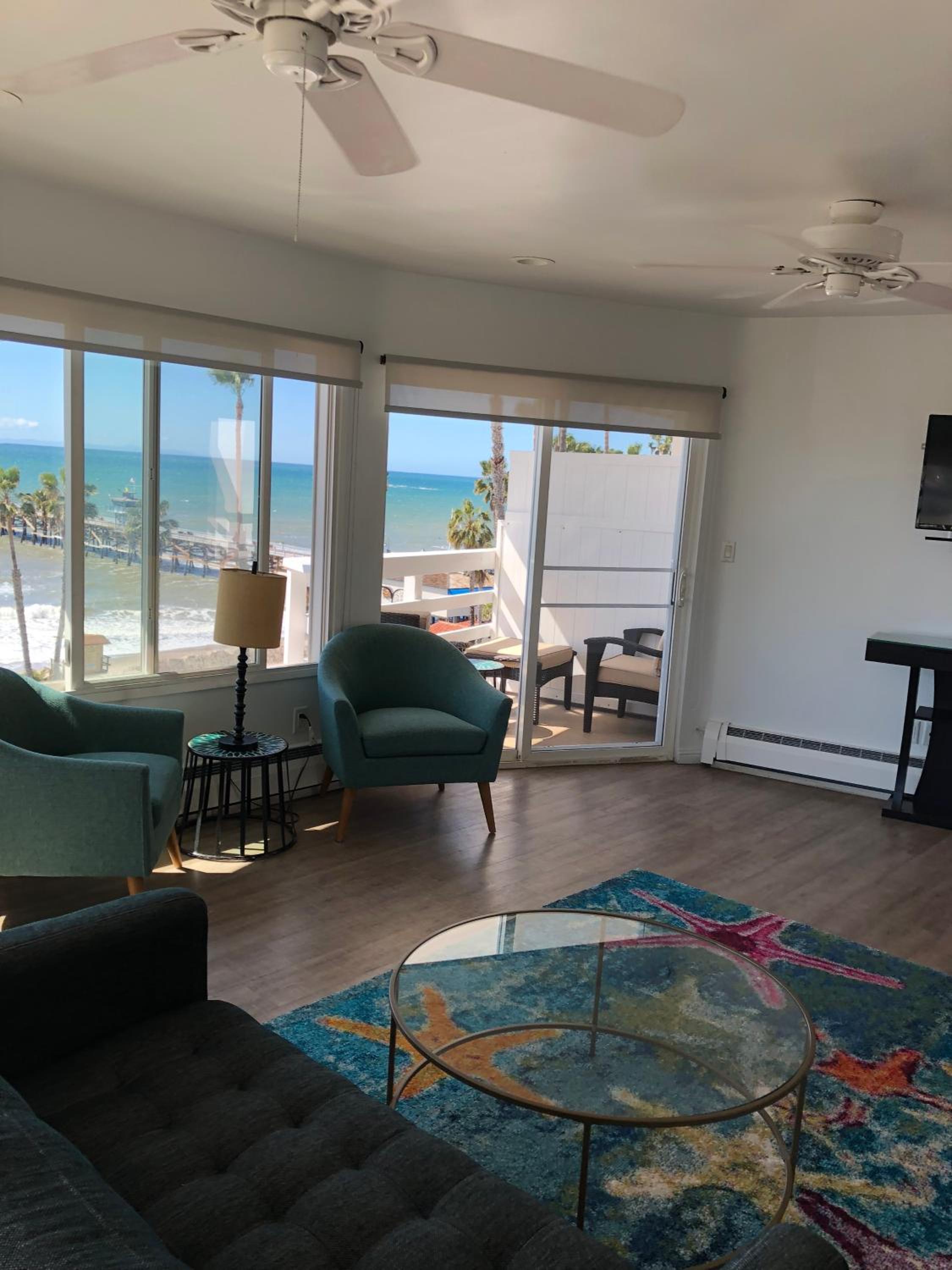 Deluxe One-Bedroom Suite - Ocean Front