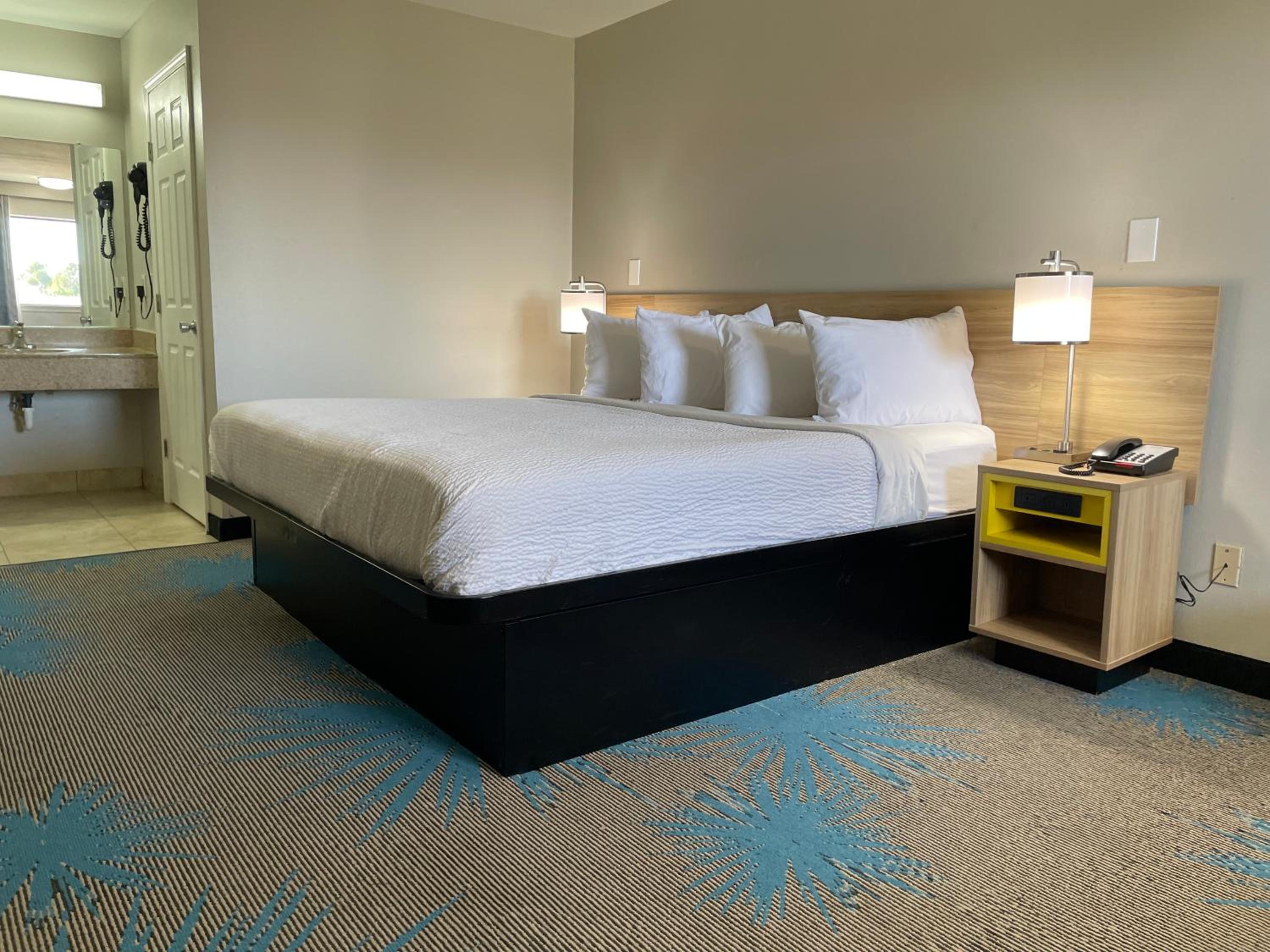 King Room- Non-Smoking