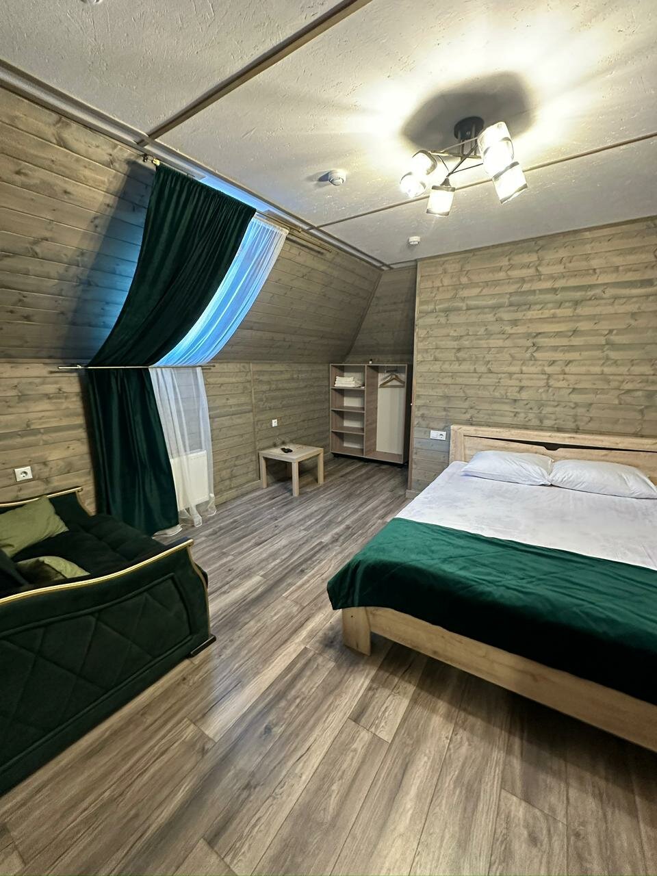 Небольшой двухместный номер с 1 кроватью