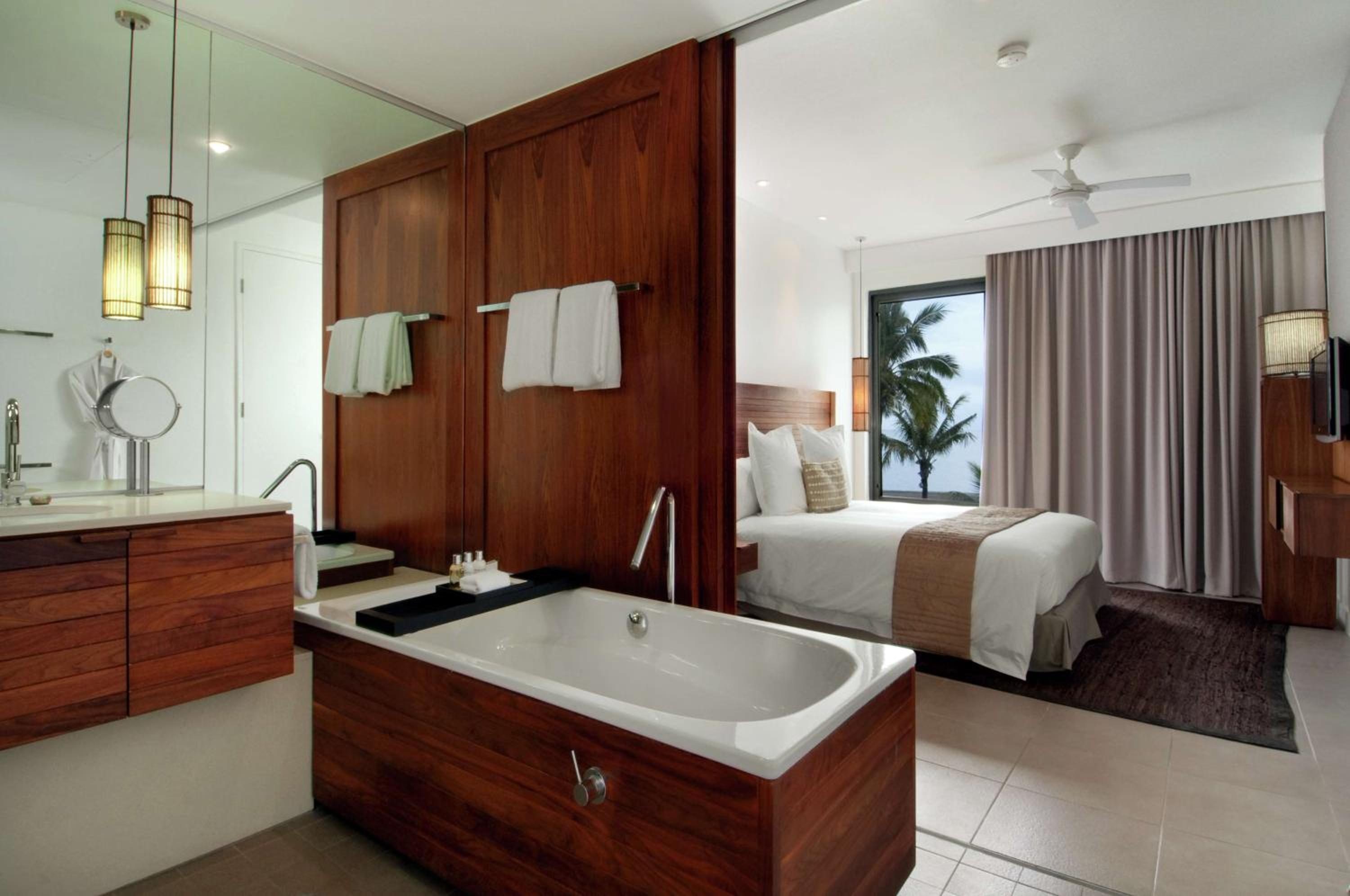 One-Bedroom Beachfront Suite