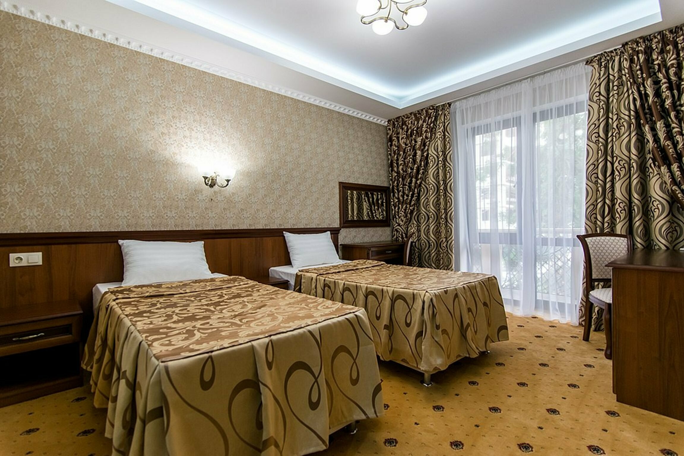 Улучшенный номер с кроватью размера «king-size» или 2 отдельными кроватями