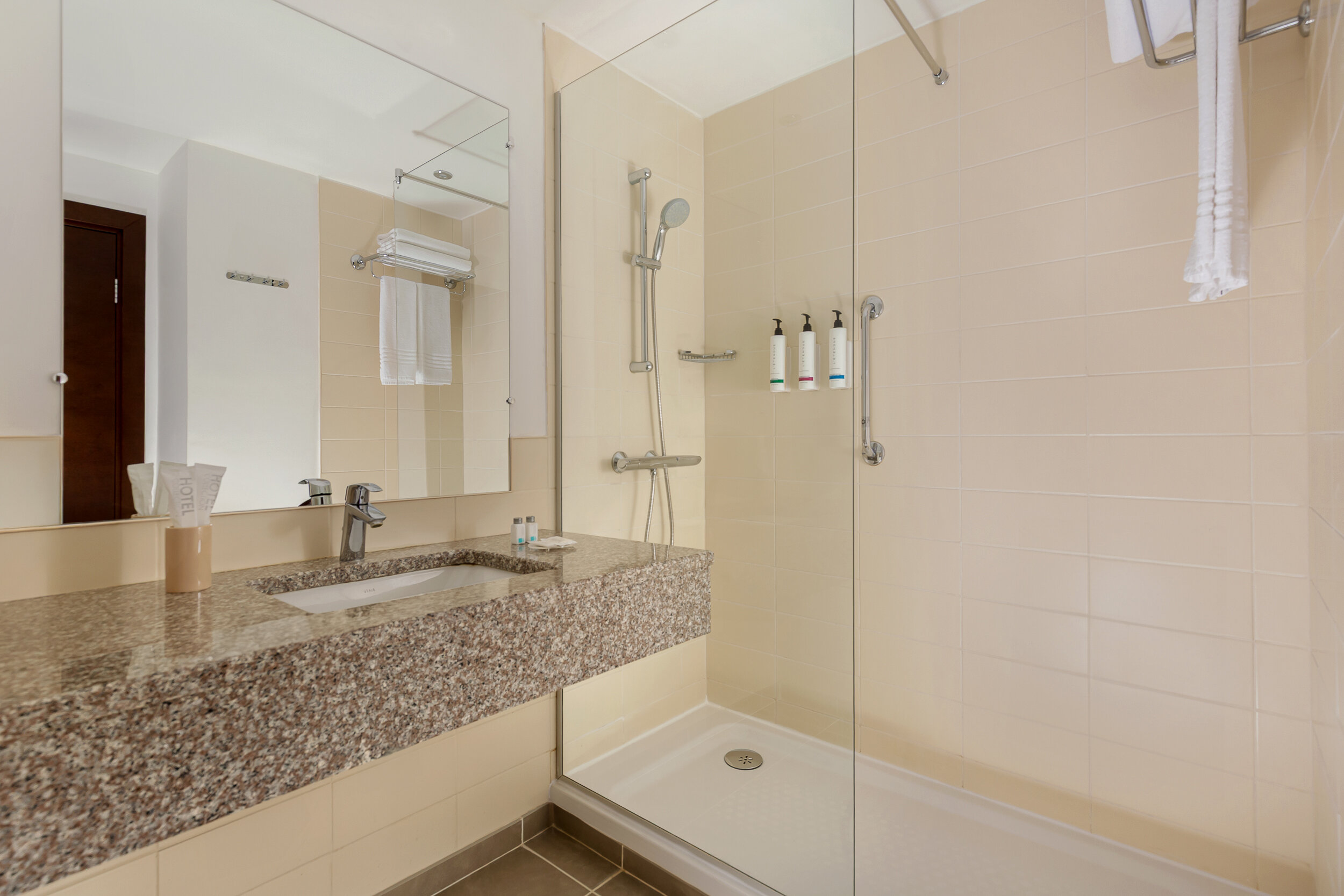 Улучшенный номер с кроватью размера «king-size»