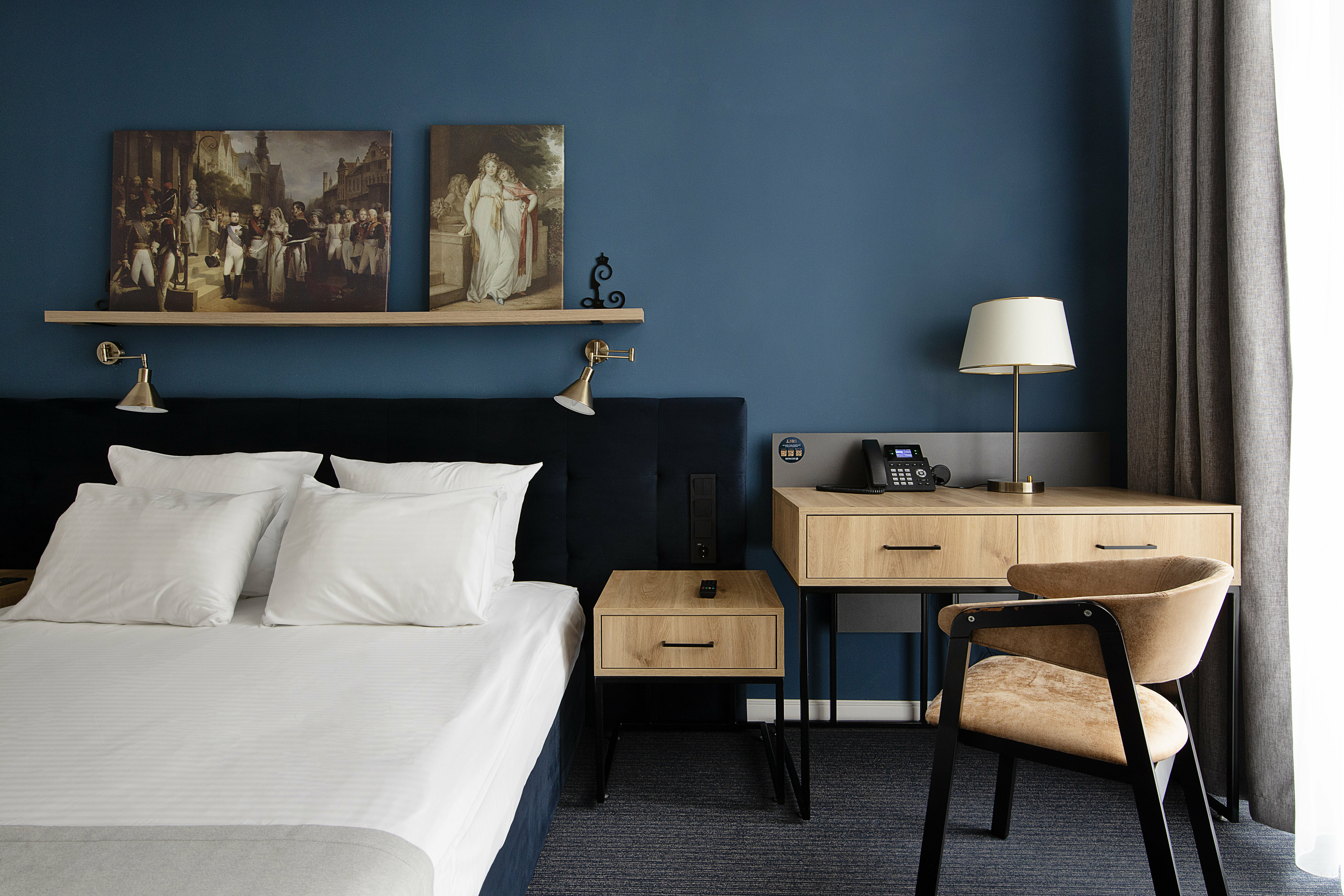 Стандартный номер с видом на парк, балконом и большой двуспальной кроватью