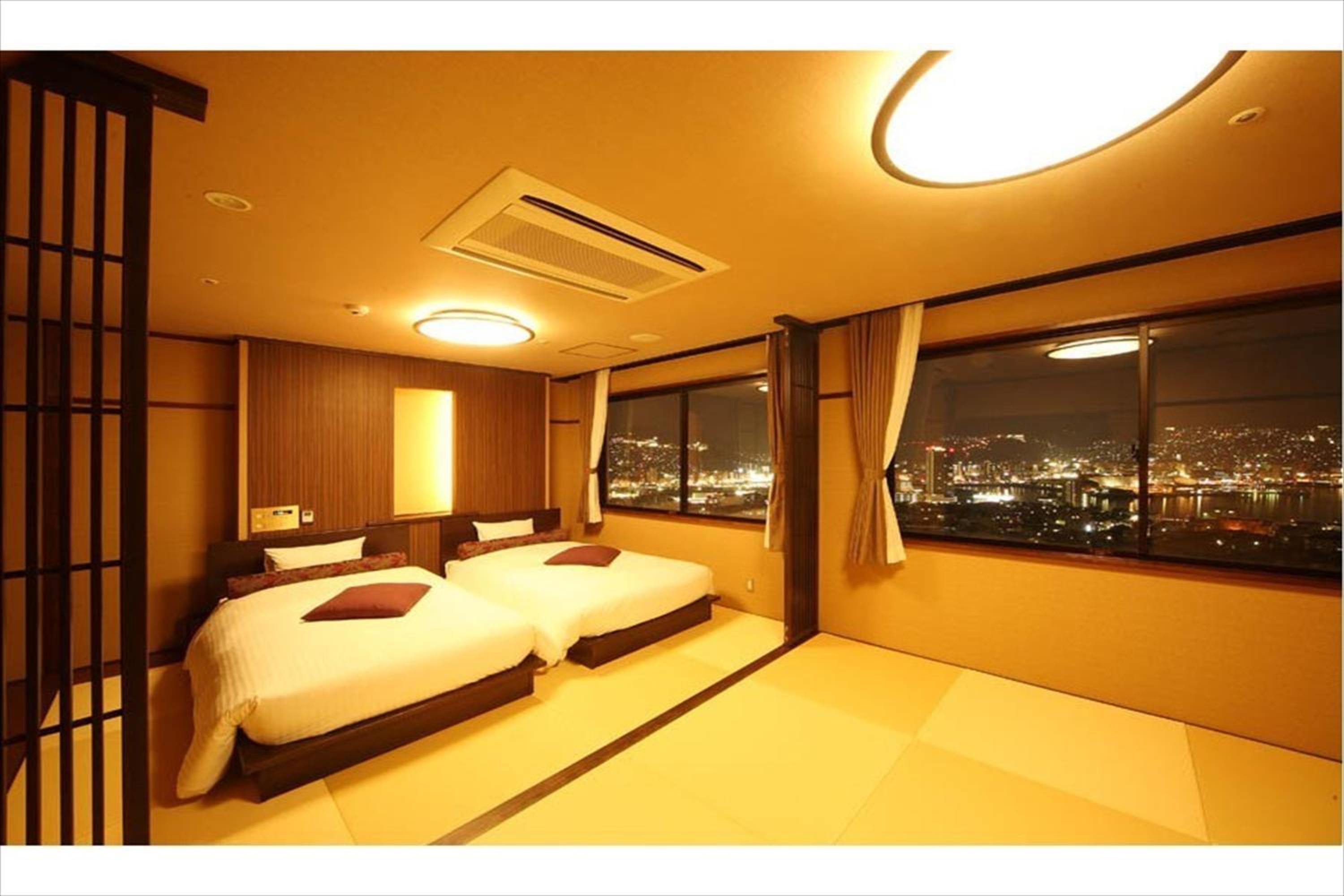 Room with Tatami area and Sea View